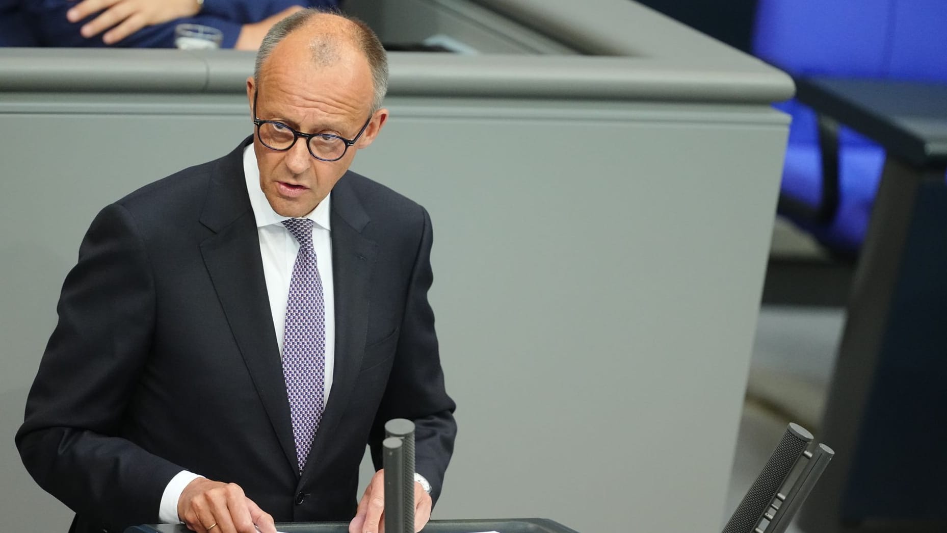 Friedrich Merz (CDU) gibt im Bundestag eine Regierungserklärung zu den bevorstehenden Gipfeltreffen der Nato und der EU ab. Friedrich Merz (CDU) gibt im Bundestag eine Regierungserklärung zu den bevorstehenden Gipfeltreffen der Nato und der EU ab.