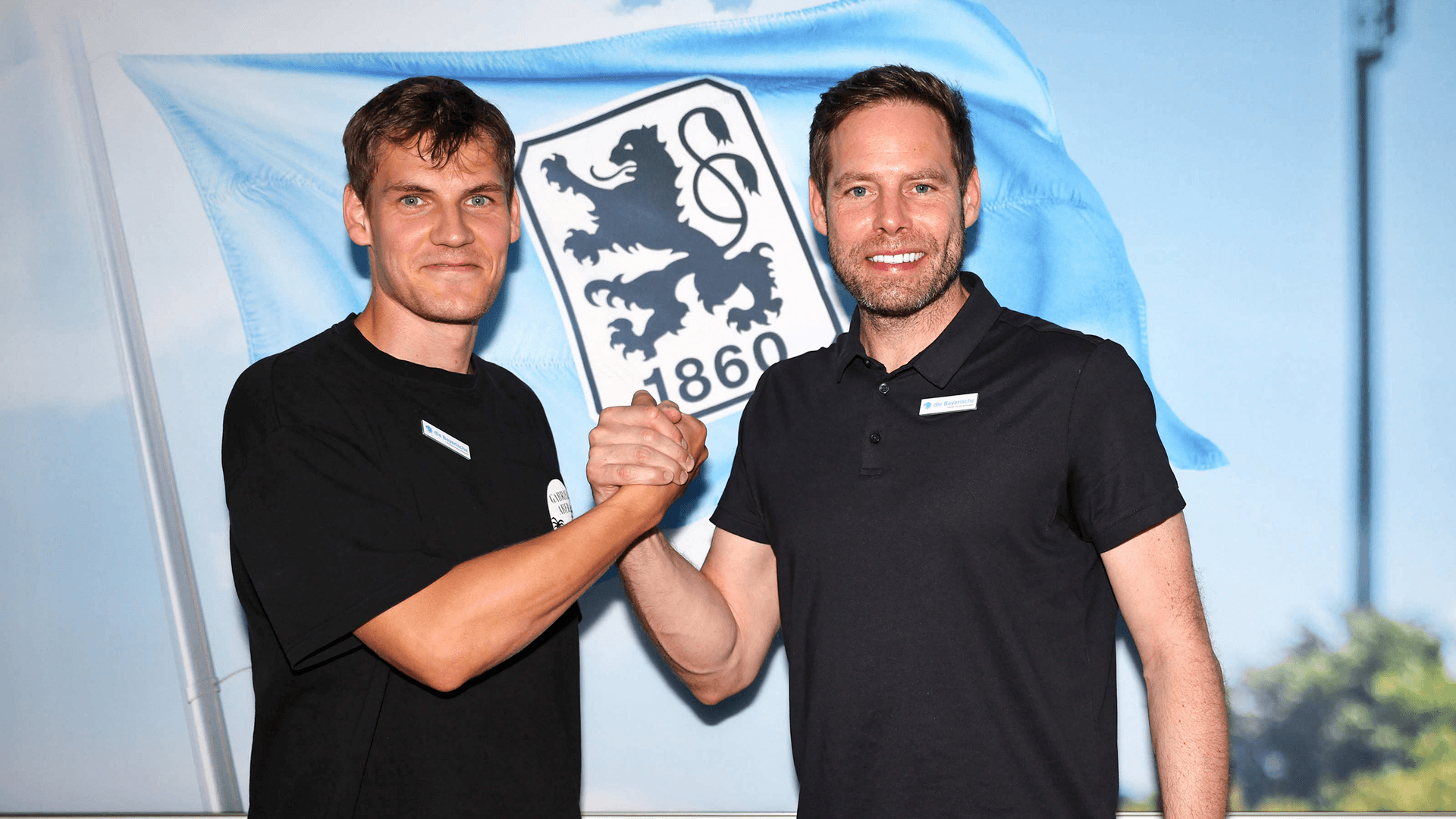 Christian Werner begrüßt Max Christiansen: Der Mittelfeldspieler ist bereits der achte Neue bei 1860. Christian Werner begrüßt Max Christiansen: Der Mittelfeldspieler ist bereits der achte Neue bei 1860.