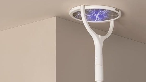 Diese elektrische Fliegenklatsche macht ein insektenfreies Zuhause möglich. Diese elektrische Fliegenklatsche macht ein insektenfreies Zuhause möglich.