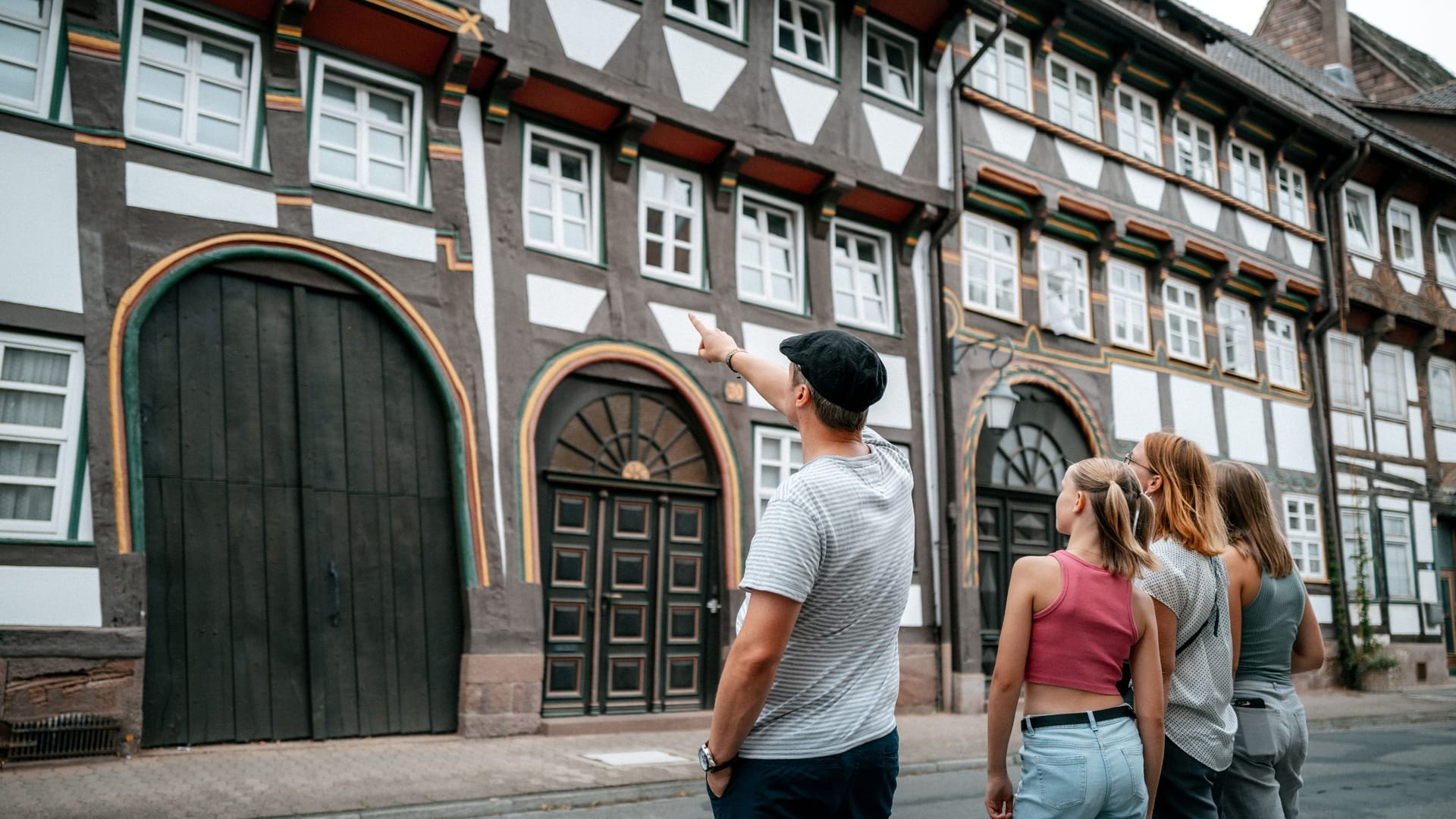 Die erhaltenen Fachwerkhäuser machen die Einbecker Altstadt zu einem einzigartigen Freilichtmuseum, perfekt für einen Spaziergang voller Entdeckungen.