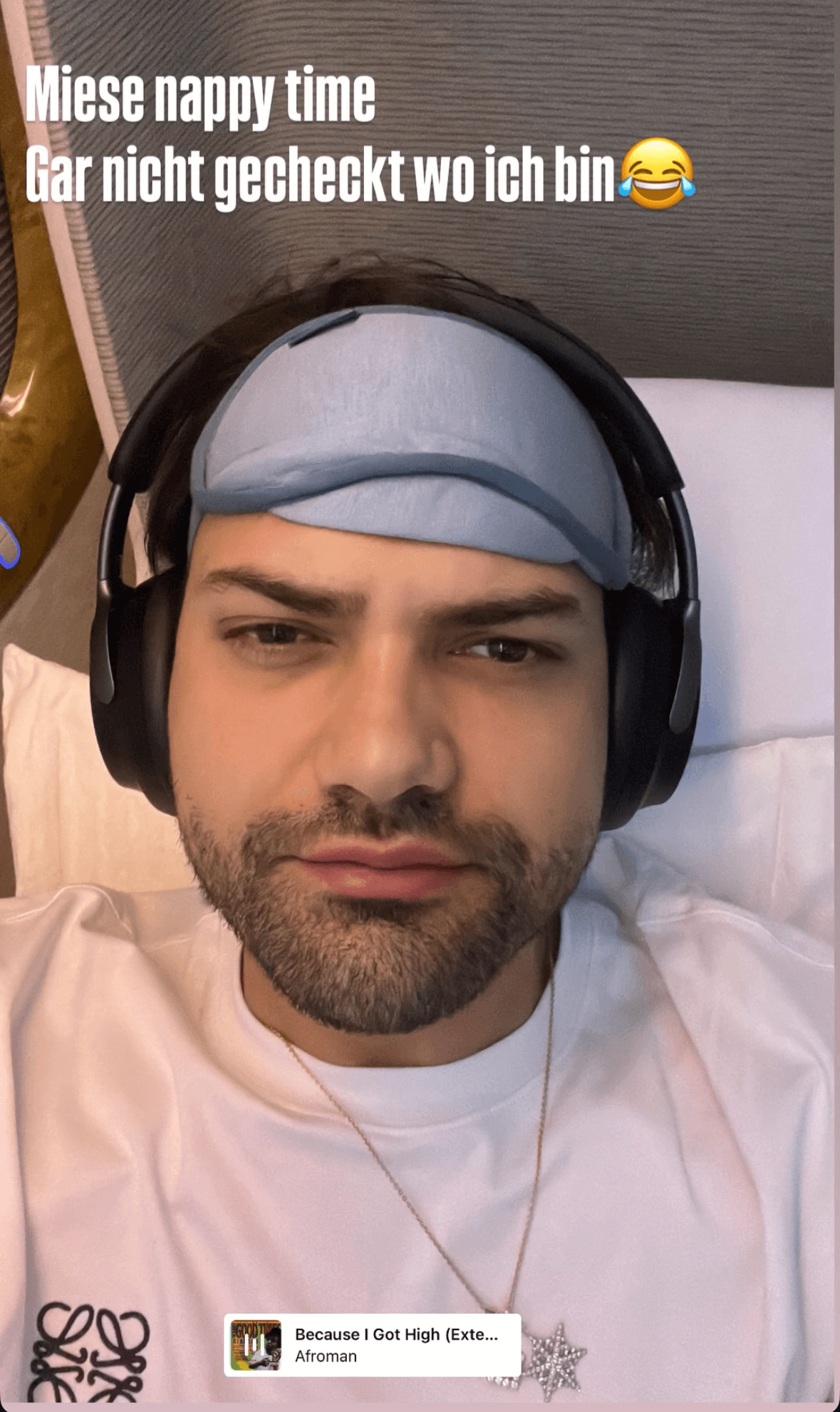 Jimi Blue Ochsenknecht machte im Flugzeug ein Nickerchen.