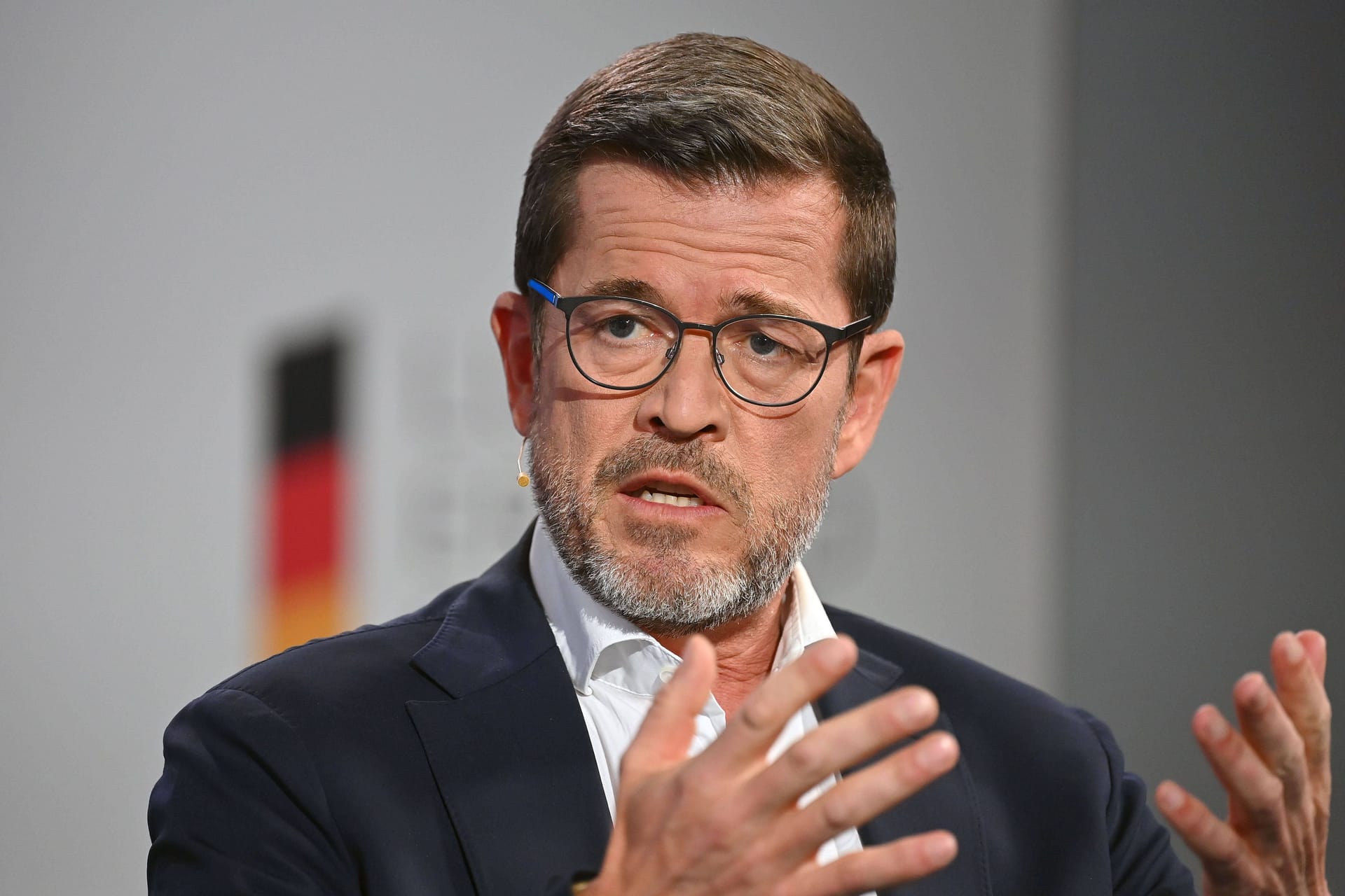 "Einen guten Deal gibt es nicht", sagt Karl-Theodor zu Guttenberg.