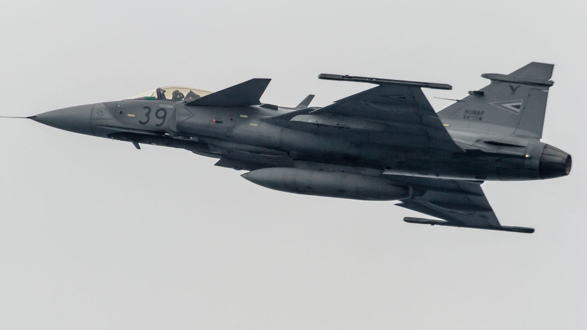 Ein Kampfjet der Firma Saab (Symbolbild): Während des Testflugs war ein menschlicher Pilot mit an Bord. Ein Kampfjet der Firma Saab (Symbolbild): Während des Testflugs war ein menschlicher Pilot mit an Bord.