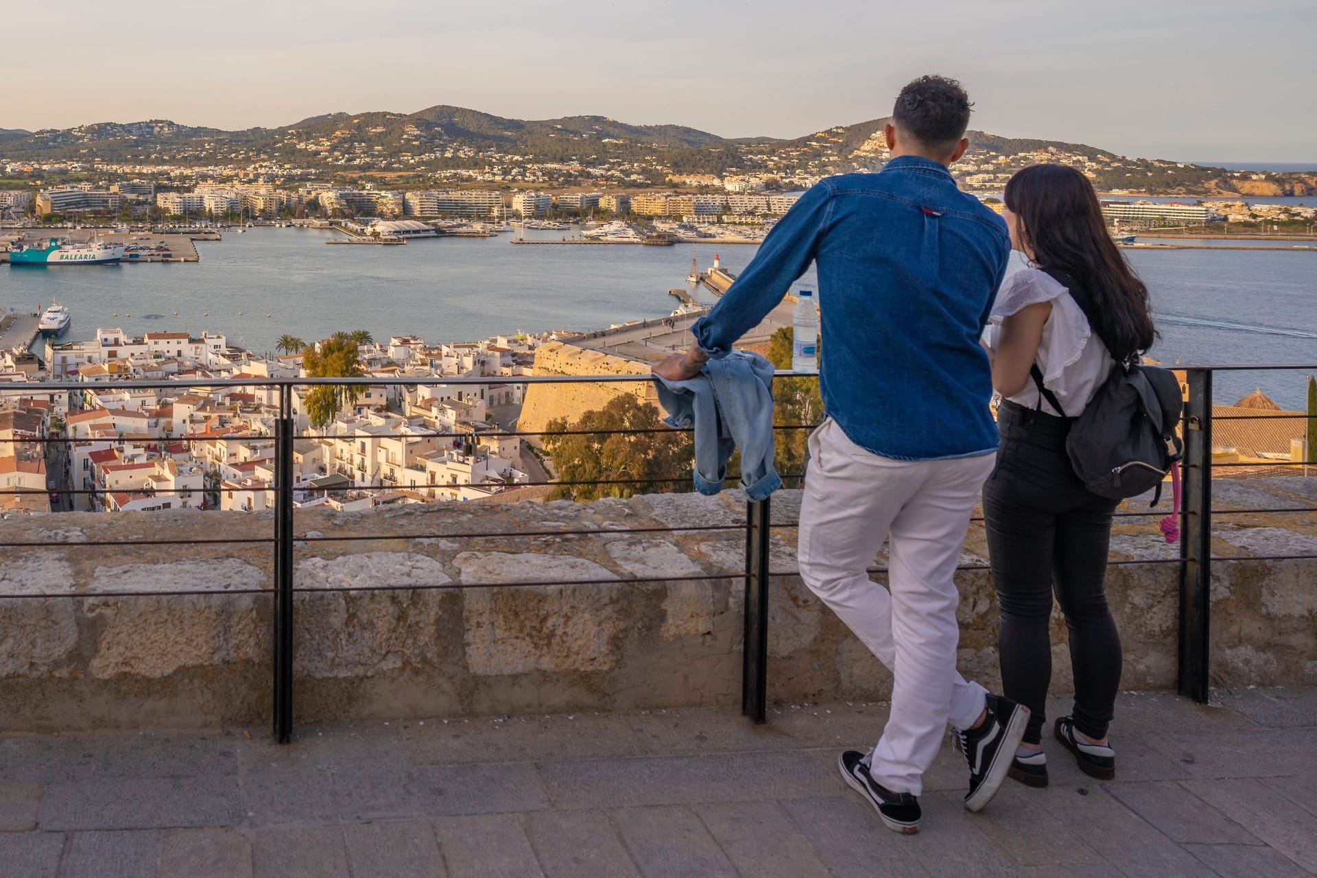 So schön könnte es sein: Künftig will Ibiza den Verkehr im Sommer mit klaren Obergrenzen eindämmen.