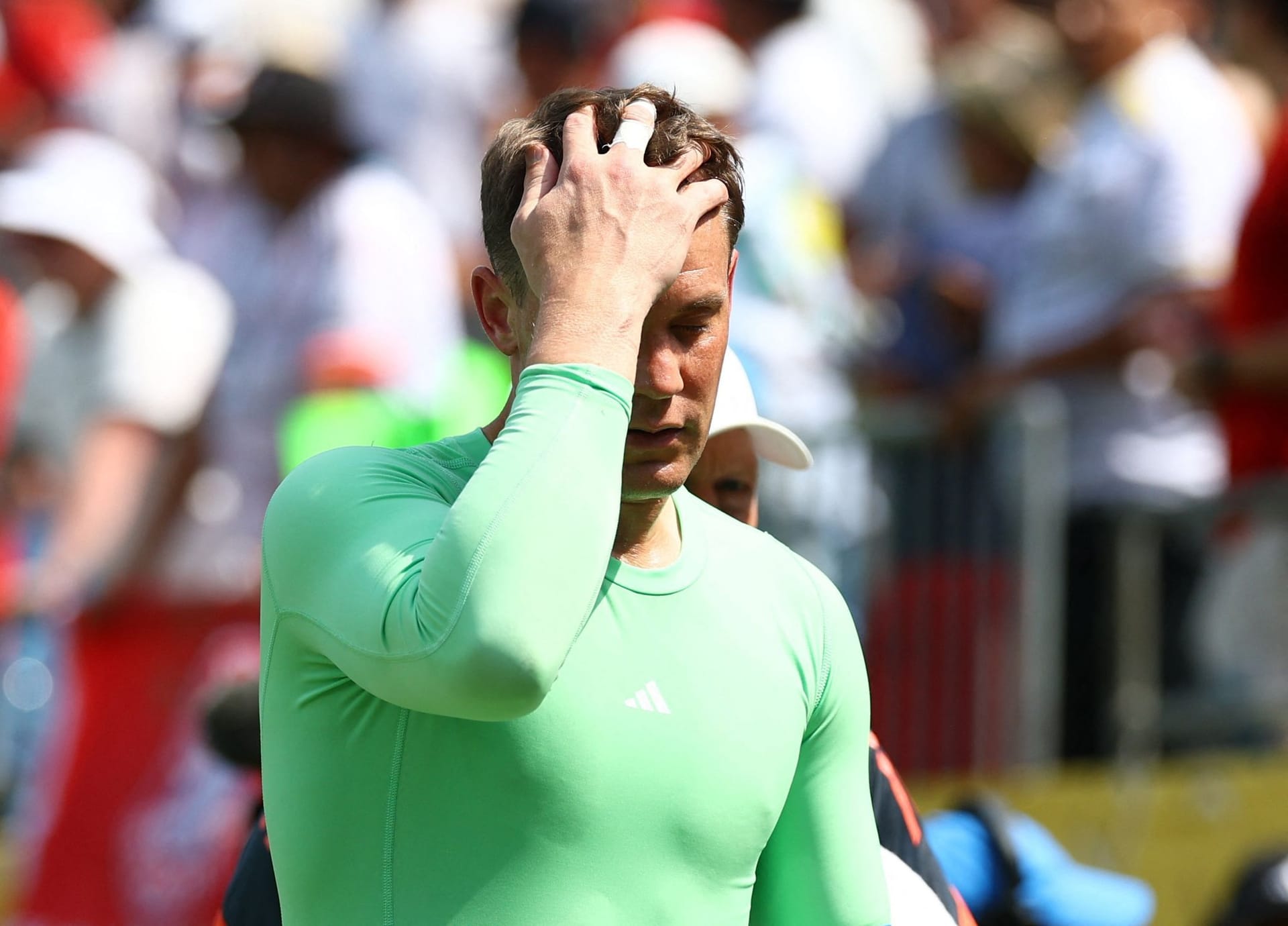 Manuel Neuer: Rettete Bayern bei Di Marías erstem Schuss noch vor dem Rückstand (9.). Beim 0:1 war er dann chancenlos. Klärte weit vorm Tor und schoss Upamecano an – der Abpraller führte zu einer Ecke (21.). Hielt Bayern im Spiel (56.). An ihm lag es nicht. Note 2 Manuel Neuer: Rettete Bayern bei Di Marías erstem Schuss noch vor dem Rückstand (9.). Beim 0:1 war er dann chancenlos. Klärte weit vorm Tor und schoss Upamecano an – der Abpraller führte zu einer Ecke (21.). Hielt Bayern im Spiel (56.). An ihm lag es nicht. Note 2