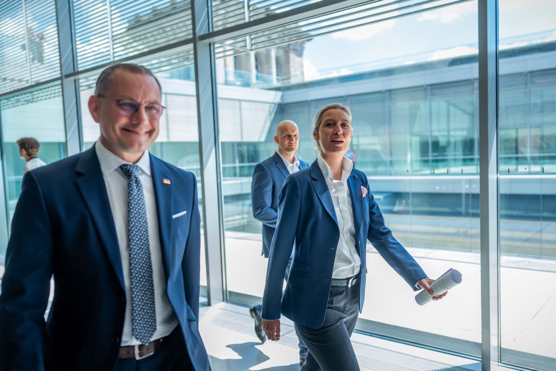 AfD-Chefs Tino Chrupalla (l.) und Alice Weidel (Archivbild) AfD-Chefs Tino Chrupalla (l.) und Alice Weidel (Archivbild)