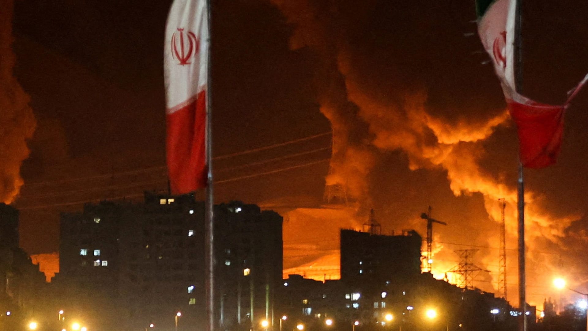 Bilder nach einem israelischen Angriff auf Iran: Nun haben auch die USA das Mullah-Regime angegriffen.
