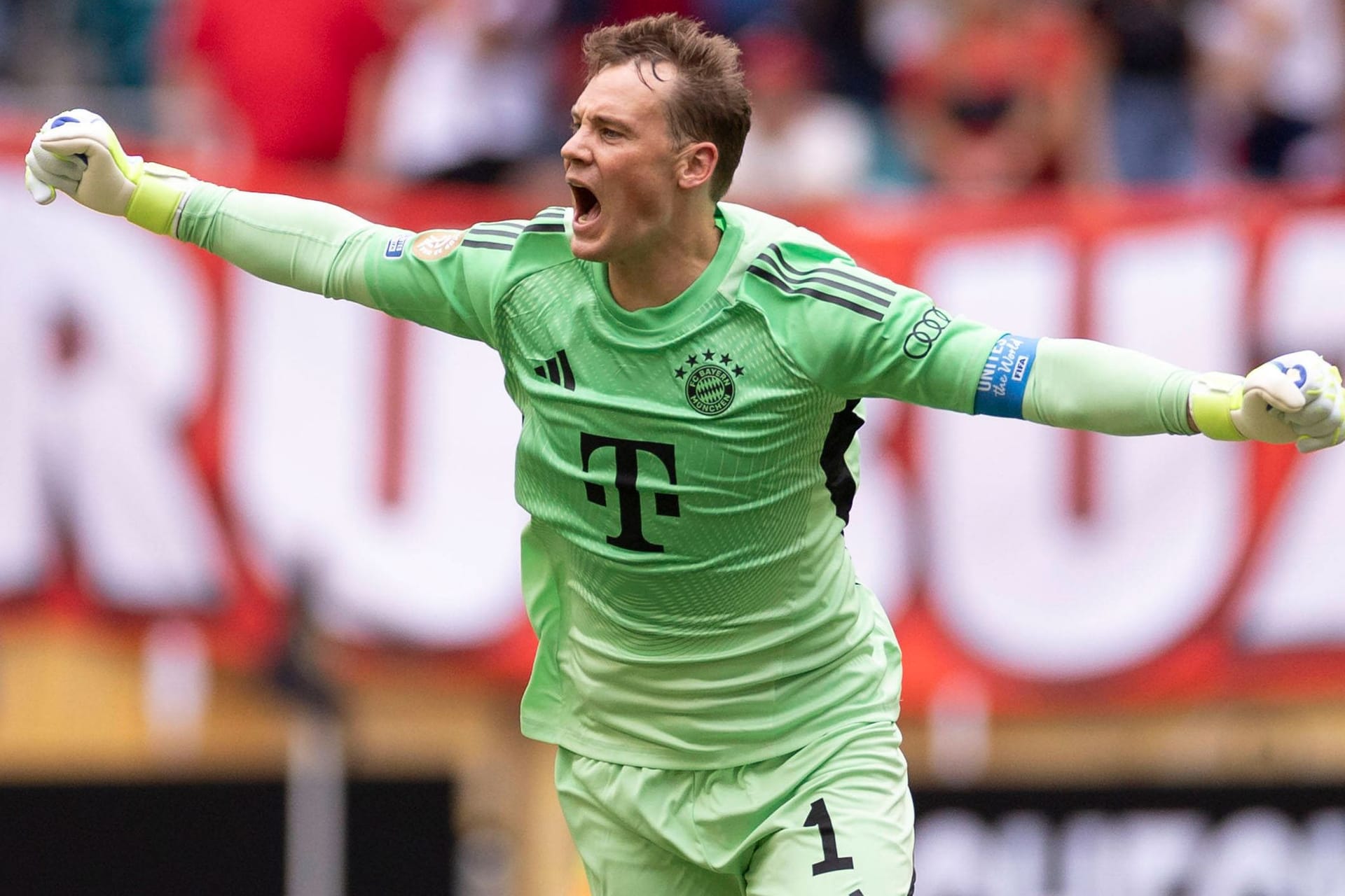 Manuel Neuer: Der Torwart steht mit dem FC Bayern im Viertelfinale. Manuel Neuer: Der Torwart steht mit dem FC Bayern im Viertelfinale.