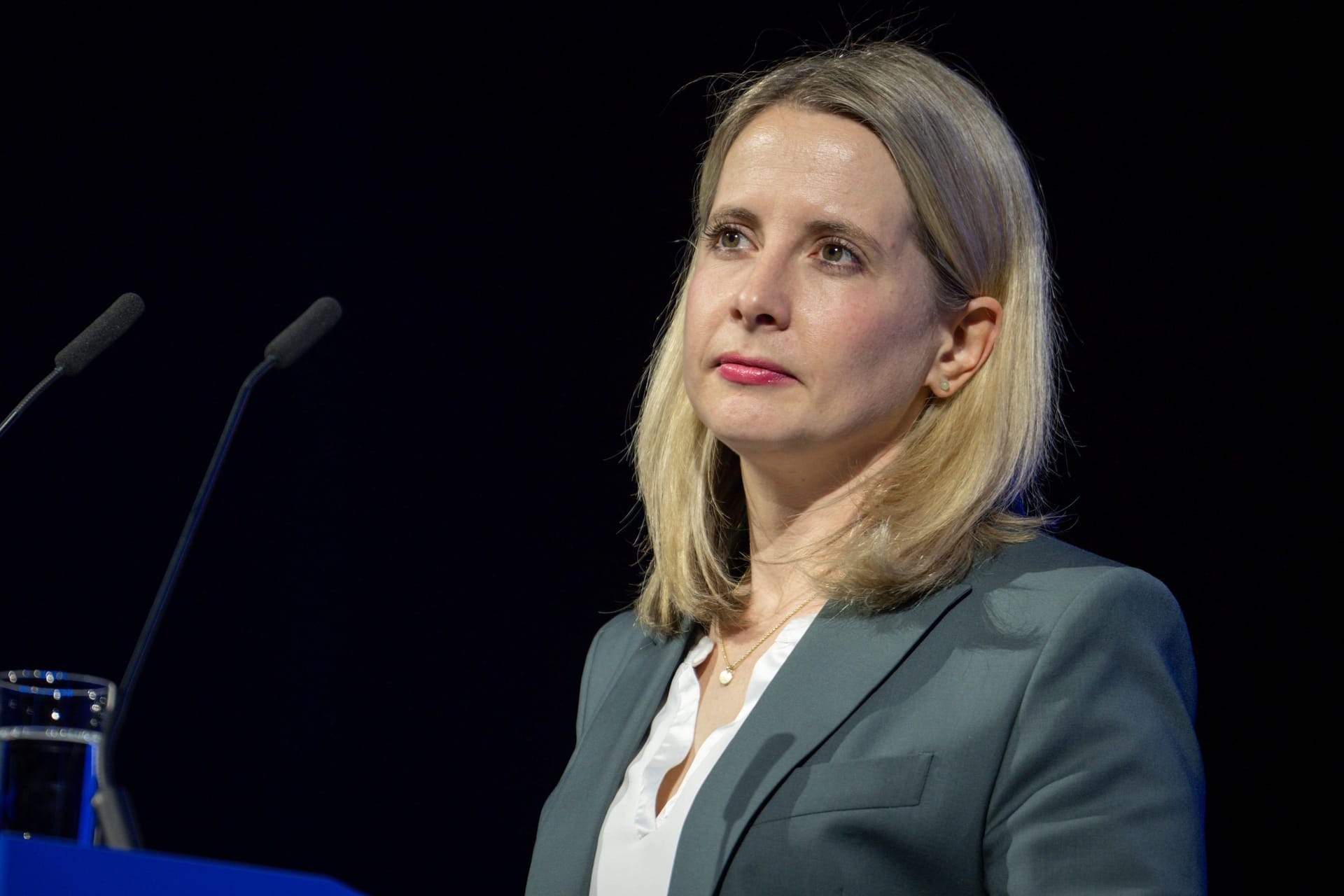 Verena Hubertz bei einer Veranstaltung: Die Bundesbauministerin hatte bei Lanz einen schweren Stand.