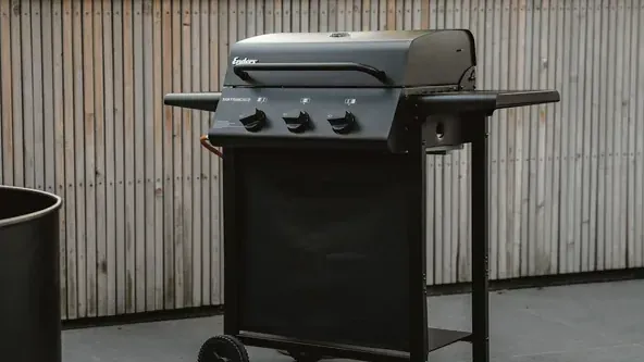 Gasgrill unter 100 Euro: Den San Fracisco 3 von Ender sichern Sie sich wieder exklusiv im Aldi-Onlineshop.