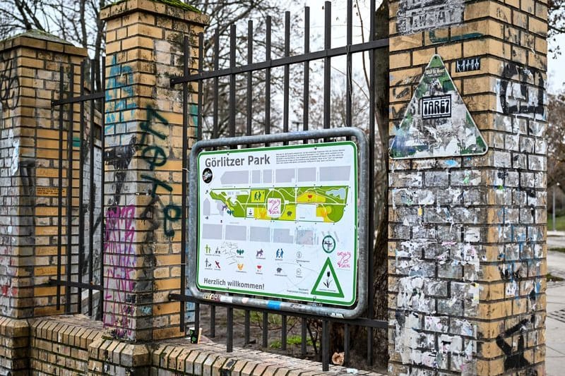 Ein Eingang zum Görlitzer Park, der künftig nachts geschlossen sein soll (Archivbild):