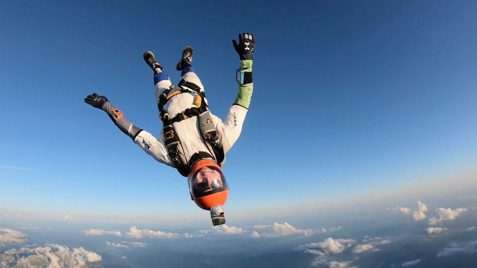 Jörg Schmidtke beim Skydiving: Nach seinem schweren Unfall hat er sich ins Leben zurück gekämpft.