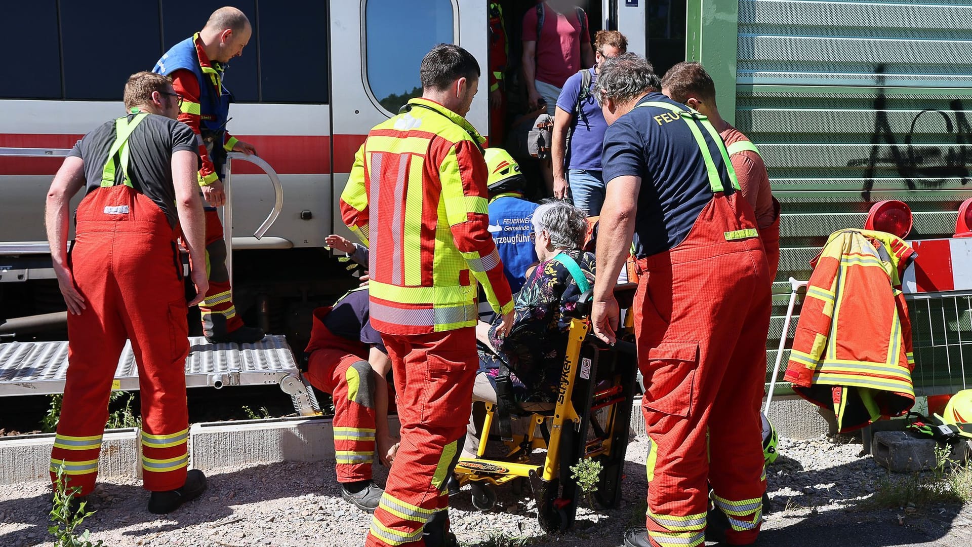 ICE nach technischem Defekt teilweise evakuiert