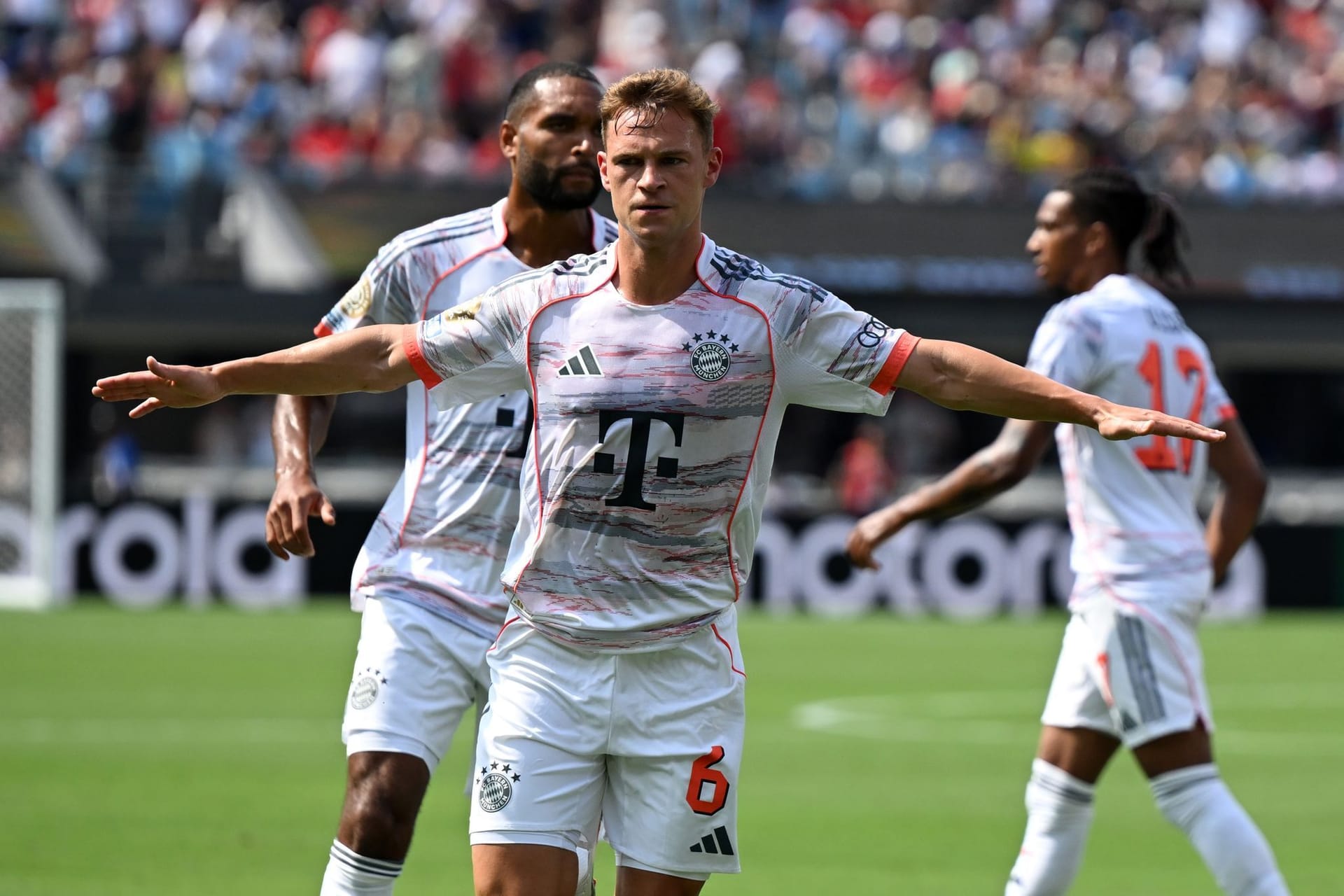 Joshua Kimmich (ab 46.): Übernahm sofort die Chefrolle auf dem Platz. Toller Pass auf Sané (51.). Sein Traumtor zum Ausgleich nahm der Schiedsrichter zurück (61.). Note 2 Joshua Kimmich (ab 46.): Übernahm sofort die Chefrolle auf dem Platz. Toller Pass auf Sané (51.). Sein Traumtor zum Ausgleich nahm der Schiedsrichter zurück (61.). Note 2