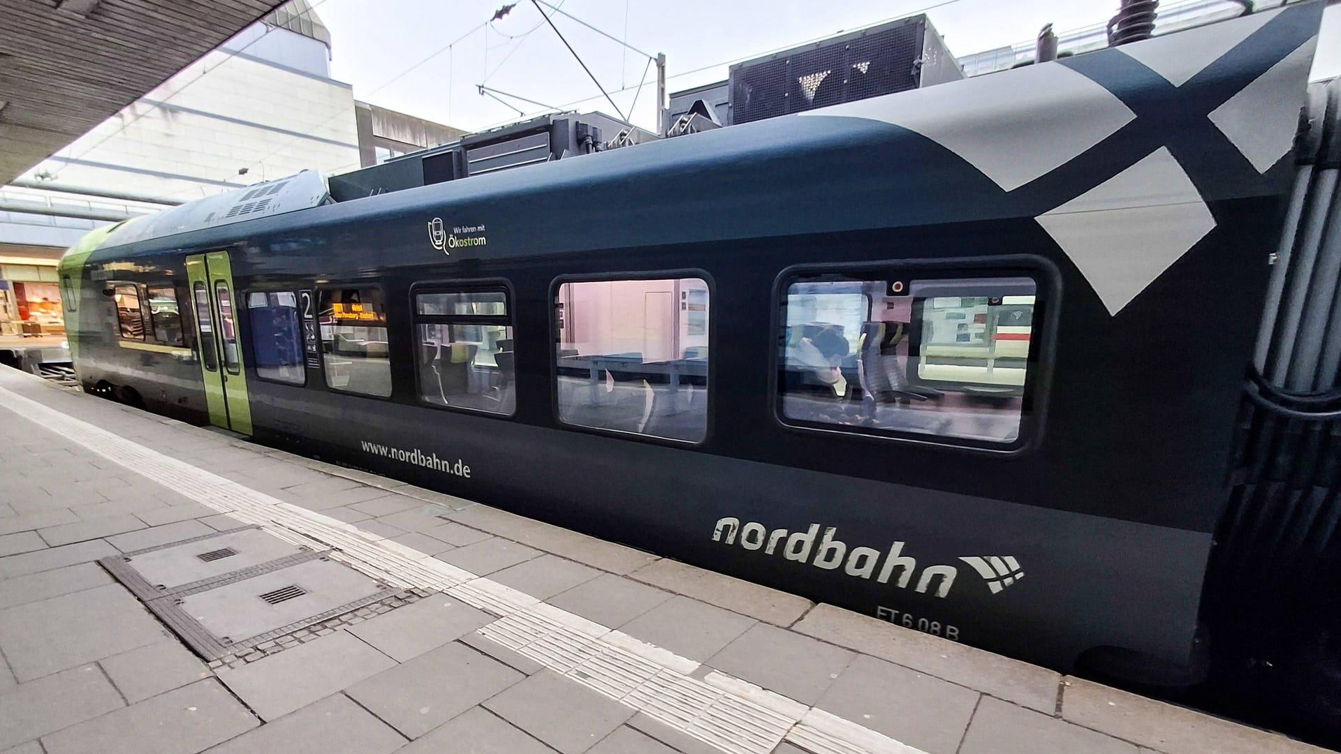 Ein Zug der Nordbahn (Symbolbild): Im Juli kommt es im Norden zu Ausfällen und Ersatzverkehr.