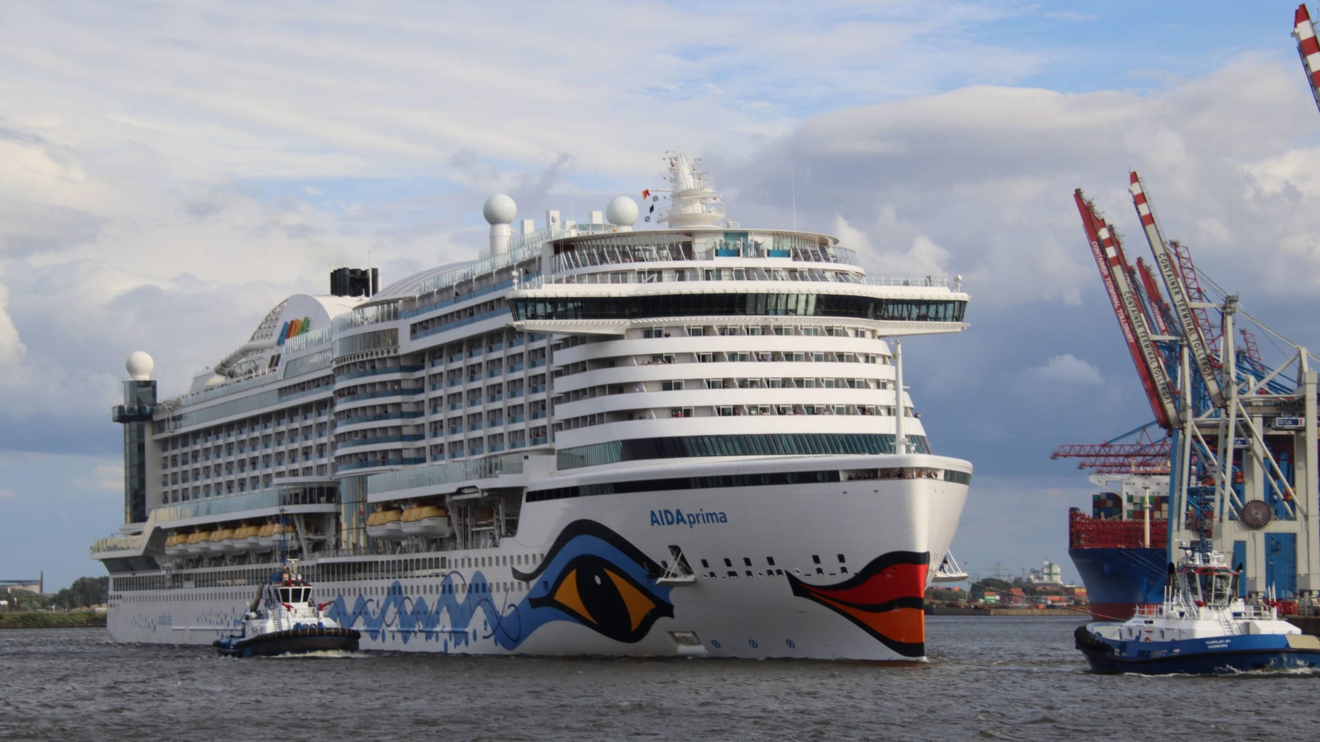 Die "Aida Prima": Das Kreuzfahrtschiff läuft am Donnerstag das Terminal Steinwerder an.