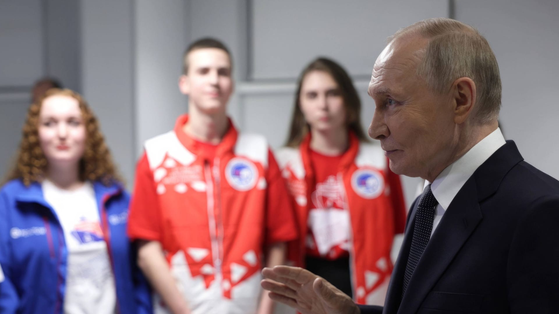 Wladimir Putin: In Russland betrachtet das Regime auch Kinderbücher kritisch.