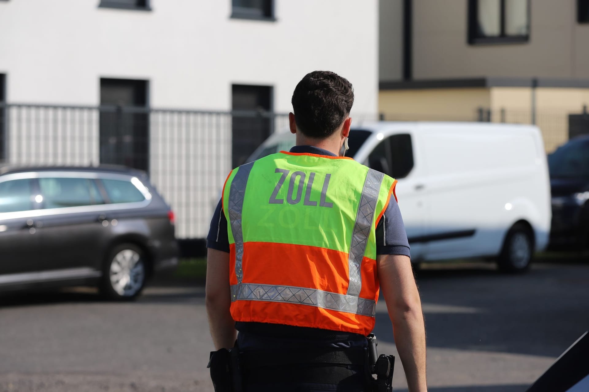 Razzia gegen Schwarzarbeit auf dem Bau Razzia gegen Schwarzarbeit auf dem Bau