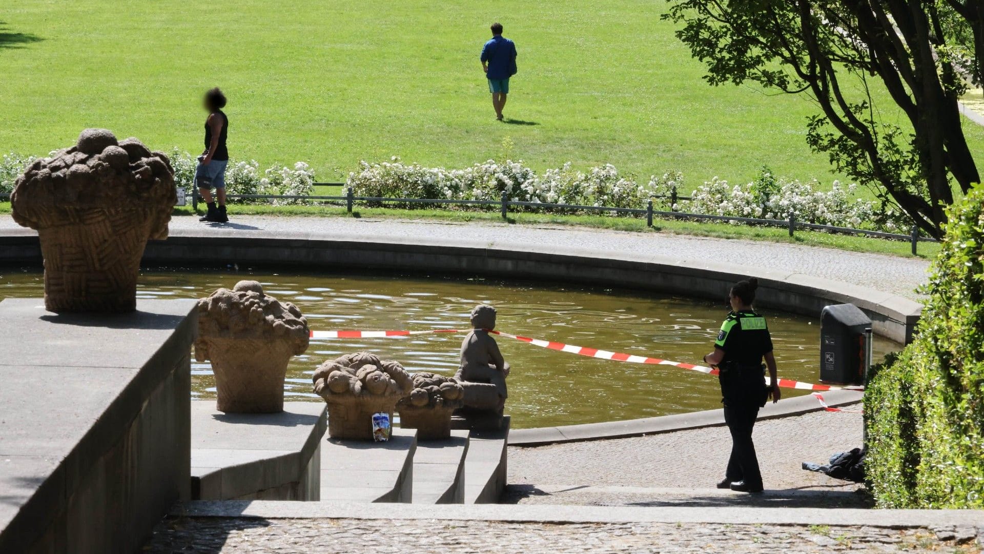 Abgesperrter Bereich: Im Körnerpark ist am Sonntag ein Streit eskaliert.