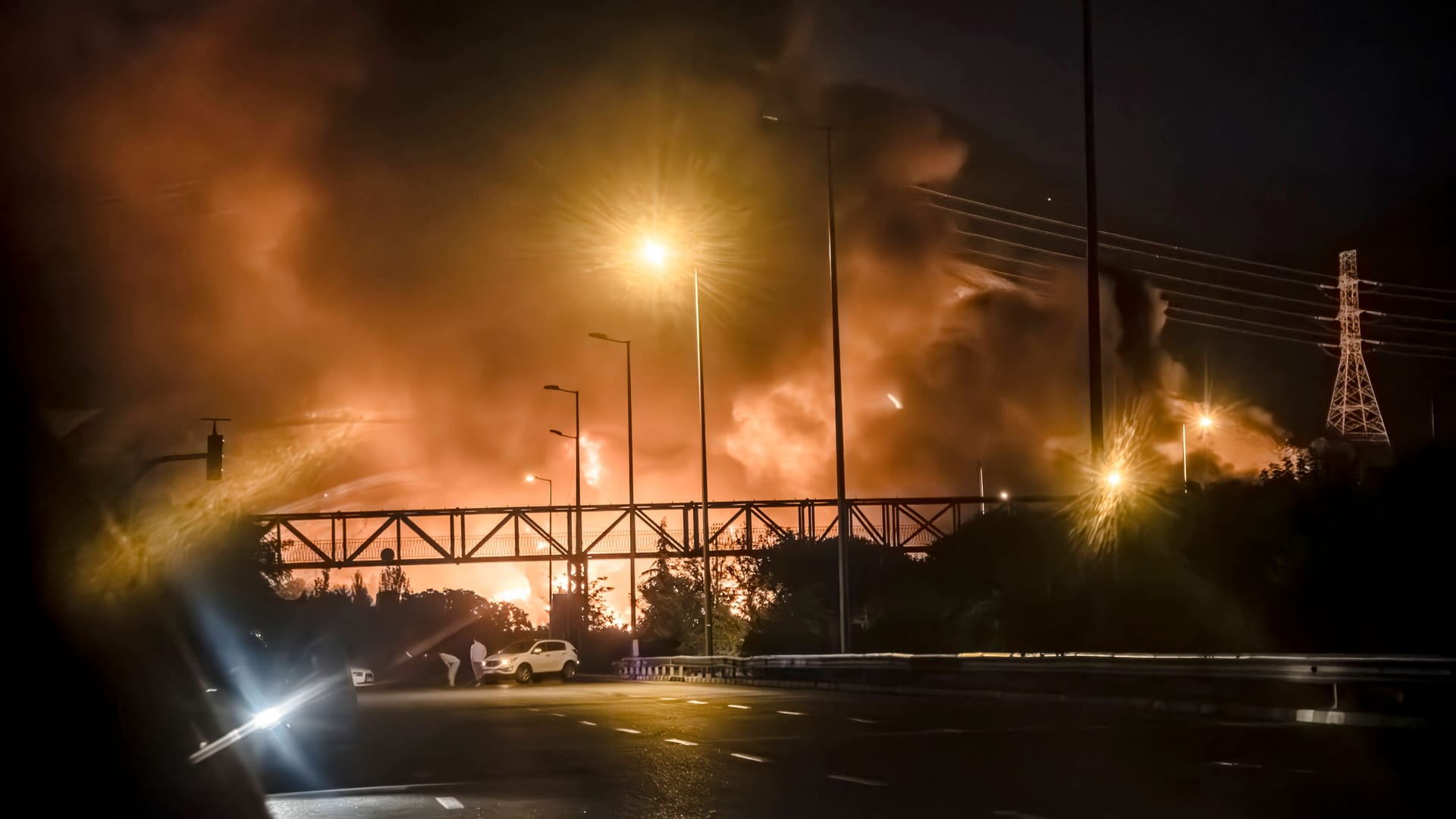 Rauch und Flammen über Teheran: Seit sechs Tagen geht Israel mit Militärschlägen gegen den Iran vor.