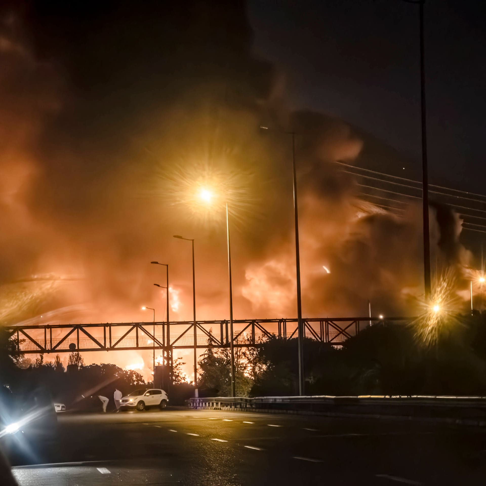 Rauch und Flammen über Teheran: Seit sechs Tagen geht Israel mit Militärschlägen gegen den Iran vor.
