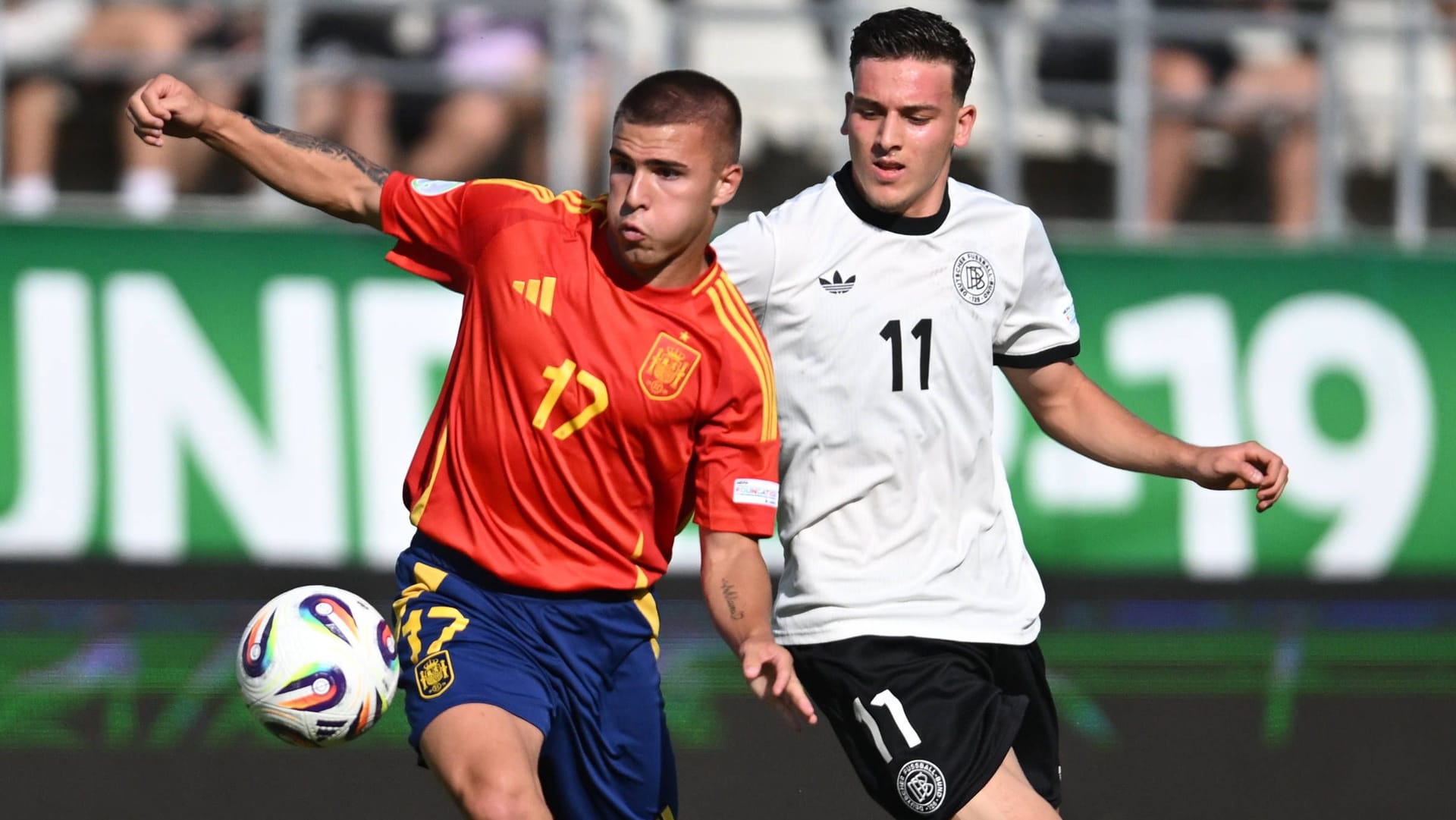 Pablo Garcia (l.): Der Dreifachtorschütze wurde im Halbfinale der U19-EM zum Deutschlandschreck.