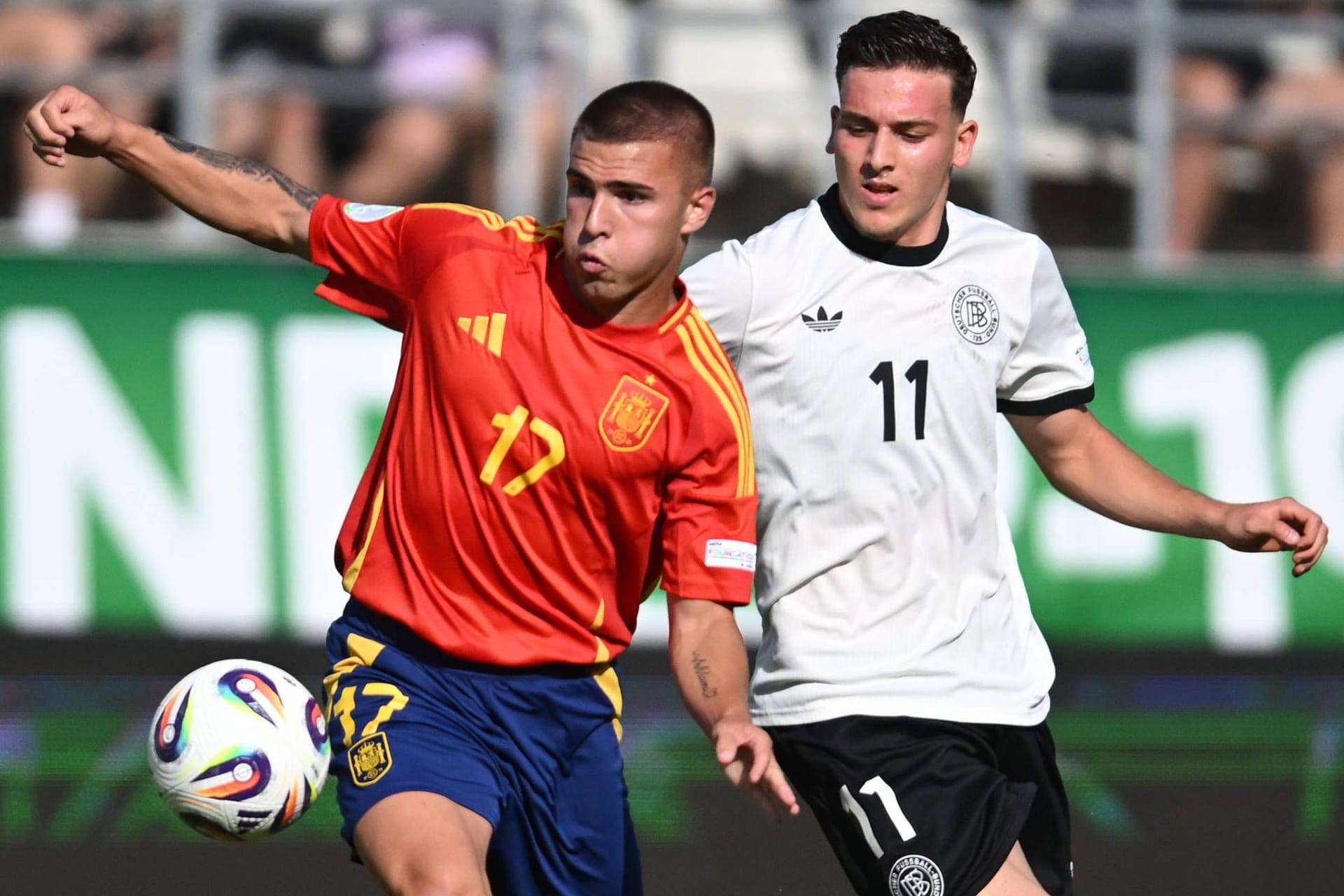 Pablo Garcia (l.): Der Dreifachtorschütze wurde im Halbfinale der U19-EM zum Deutschlandschreck.