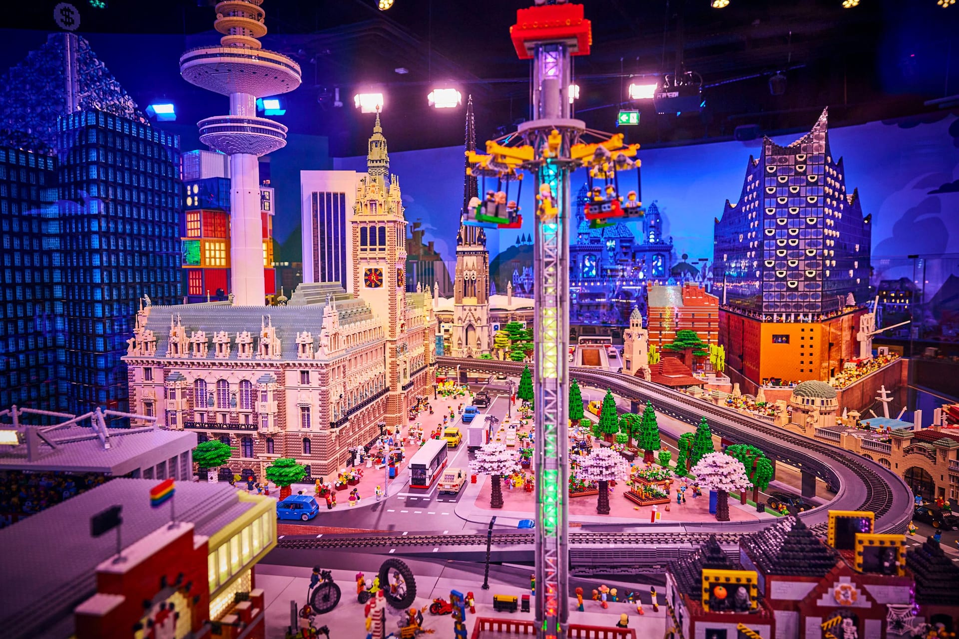 Hamburger Sehenswürdigkeiten, gebaut aus Legosteinen: In der Mini-Welt im Lego Discovery Centre gibt es einiges zu sehen.
