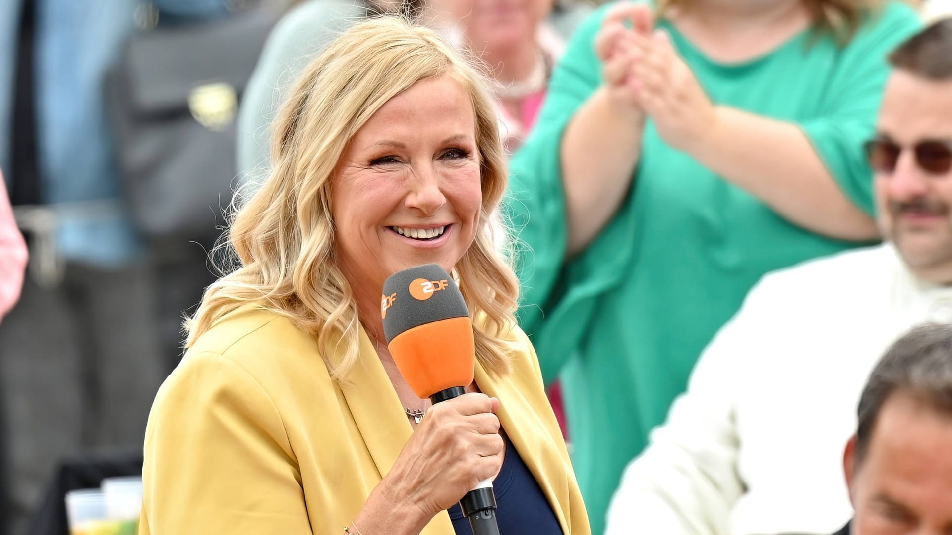 Andrea Kiewel: Die "Fernsehgarten"-Moderatorin musste der neuesten Ausgabe fernbleiben.
