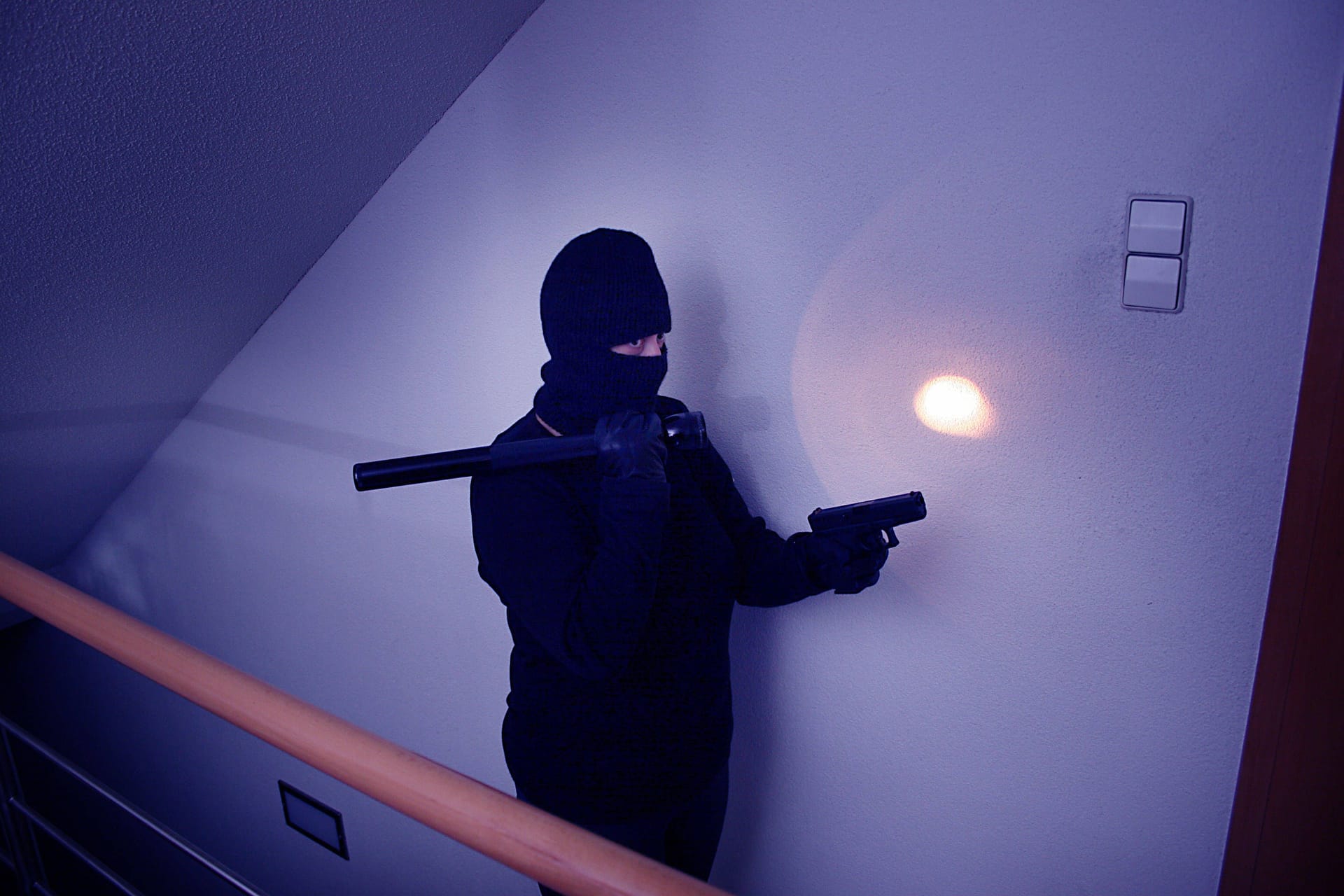 Einbruch in eine Wohnung / Break-in into a flat . ,model released, Symbolfoto Copyright: xZoonar.com/www.BilderBox.comx 893326 ,model released, Symbolfoto