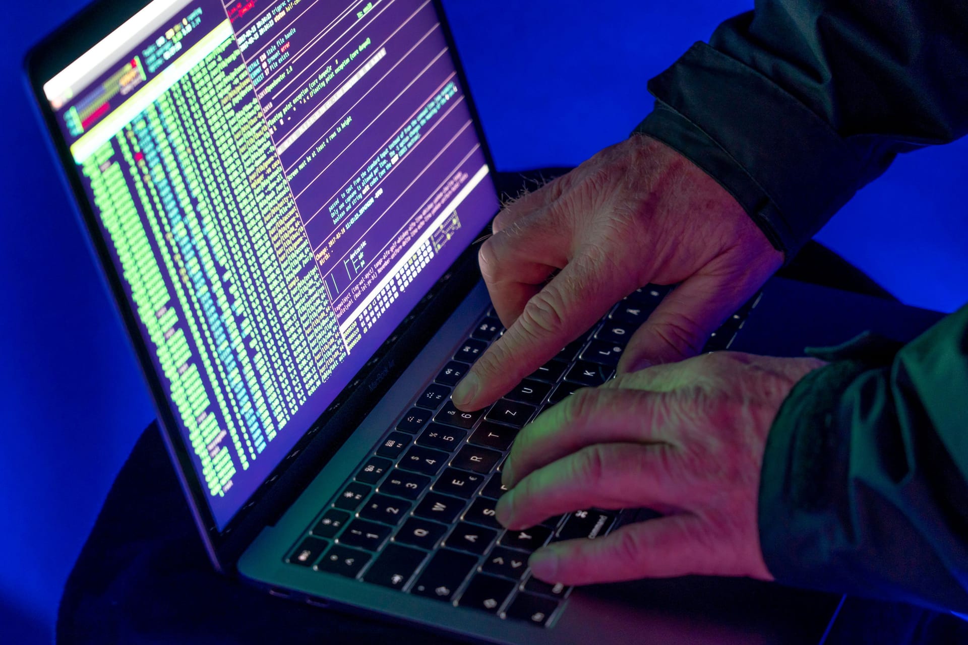 Kriminalität im Internet: Betrüger haben es häufig auf sensible Daten abgesehen. (Symbolbild)