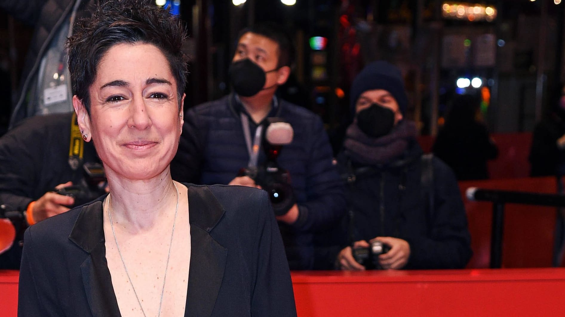 Dunja Hayali: Die Journalistin wurde 2007 einem größeren TV-Publikum bekannt. Dunja Hayali: Die Journalistin wurde 2007 einem größeren TV-Publikum bekannt.