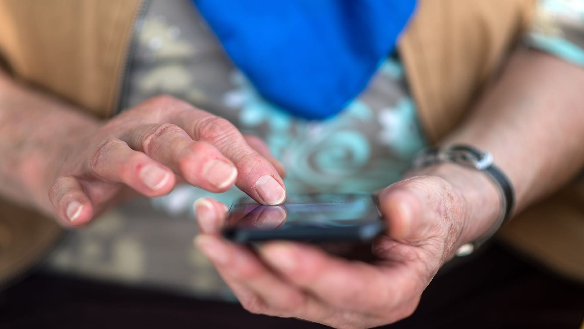 Enkeltrick - Chatnachricht auf dem Smartphone