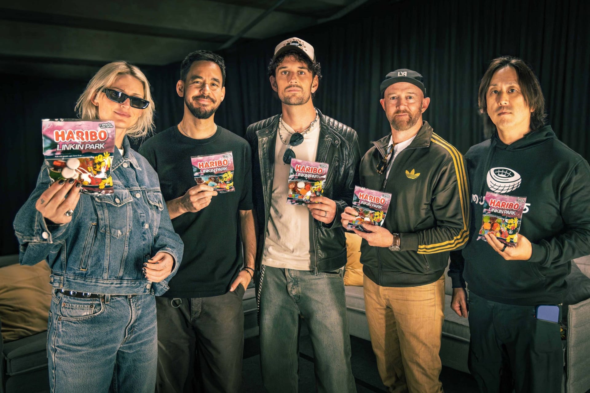 Linkin Park mit ihrem eigenen Haribo: Das Fruchtgummi gibt es nur in Hannover und den anderen Tourstädten zu kaufen.