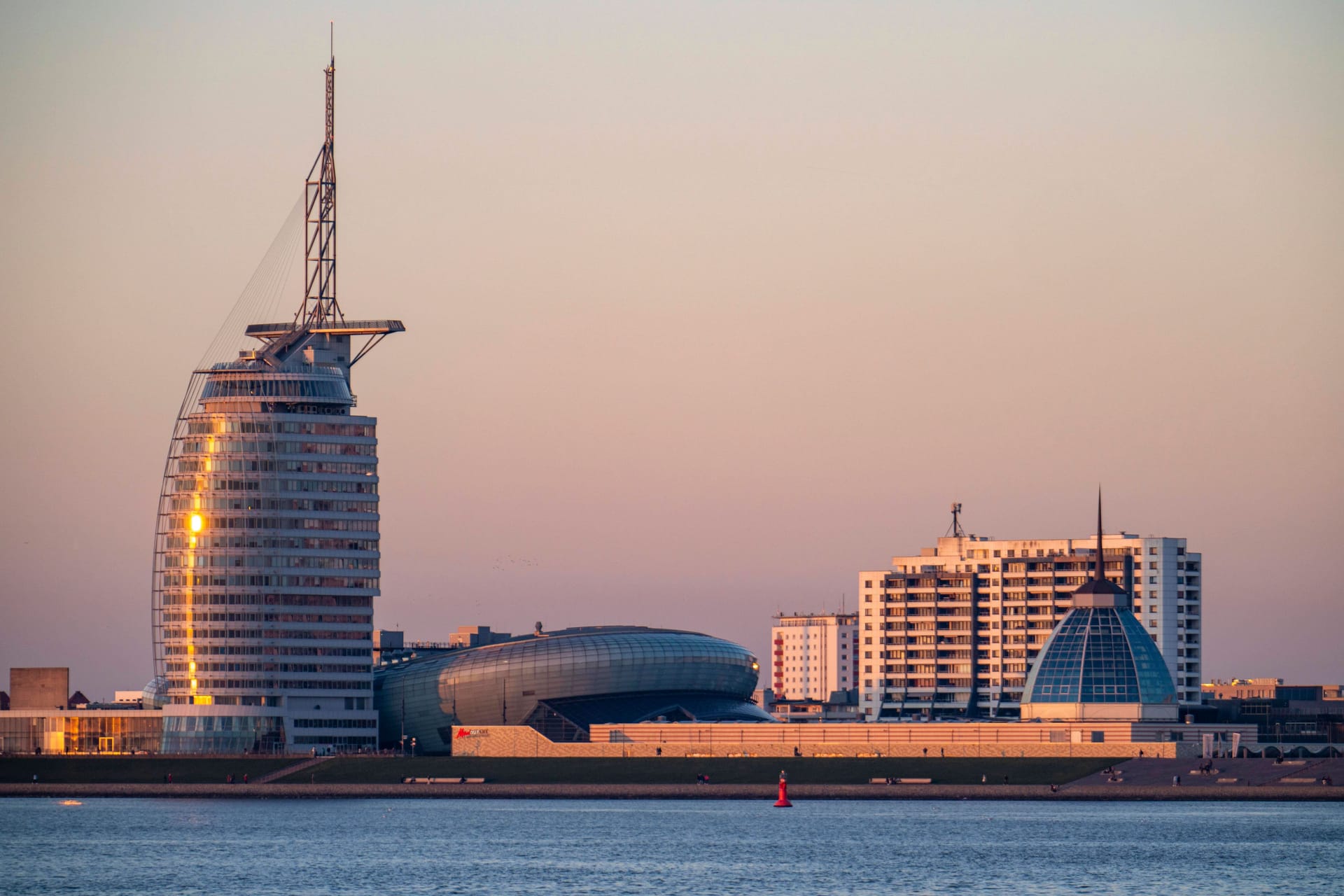 Skyline von Bremerhaven (Archivbild): In der Innenstadt könnte eine forensische Psychiatrie entstehen.