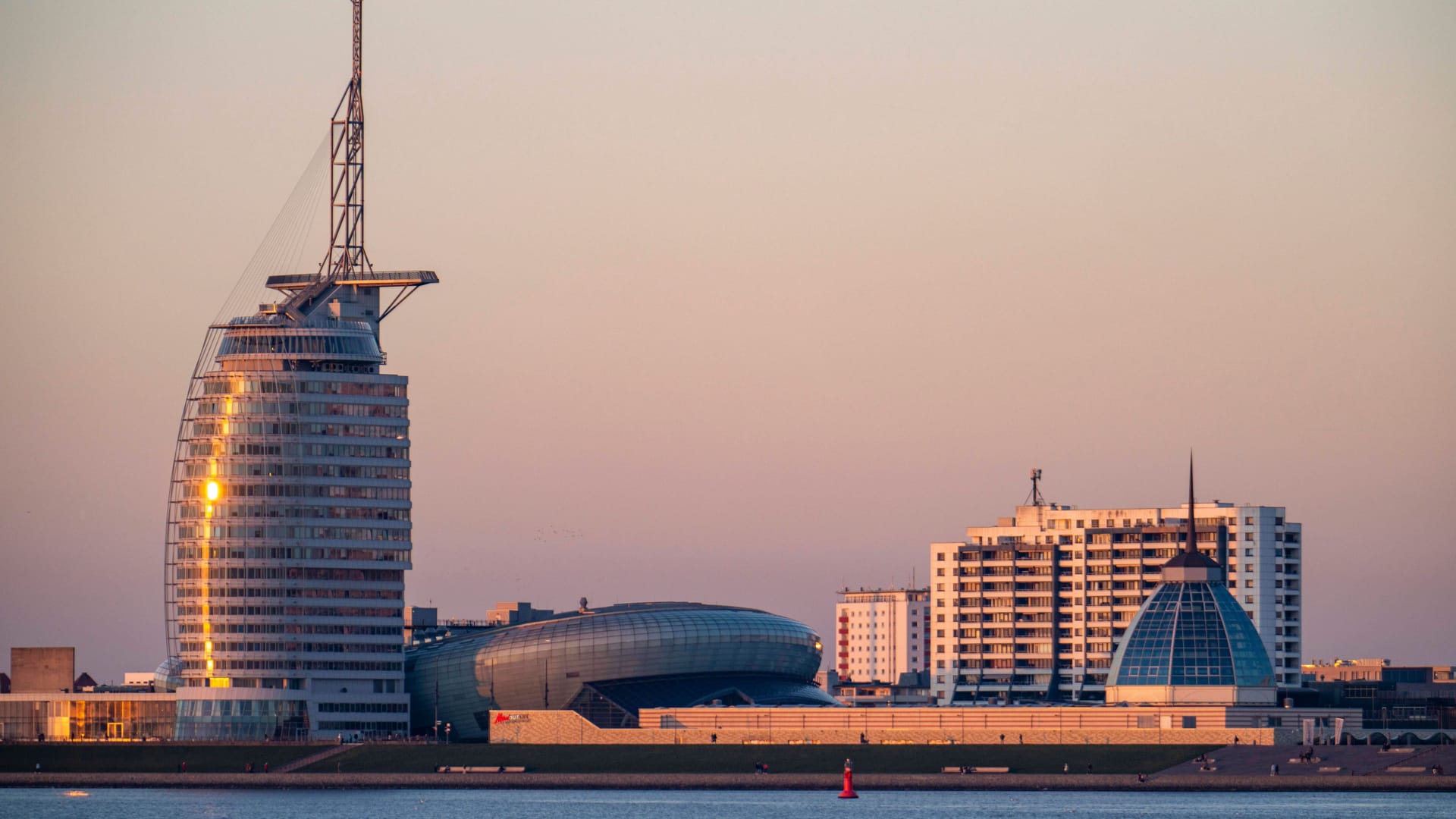 Skyline von Bremerhaven (Archivbild): In der Innenstadt könnte eine forensische Psychiatrie entstehen.