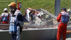 Werbebrücke kracht vor Formel-1-Rennen auf die Strecke
