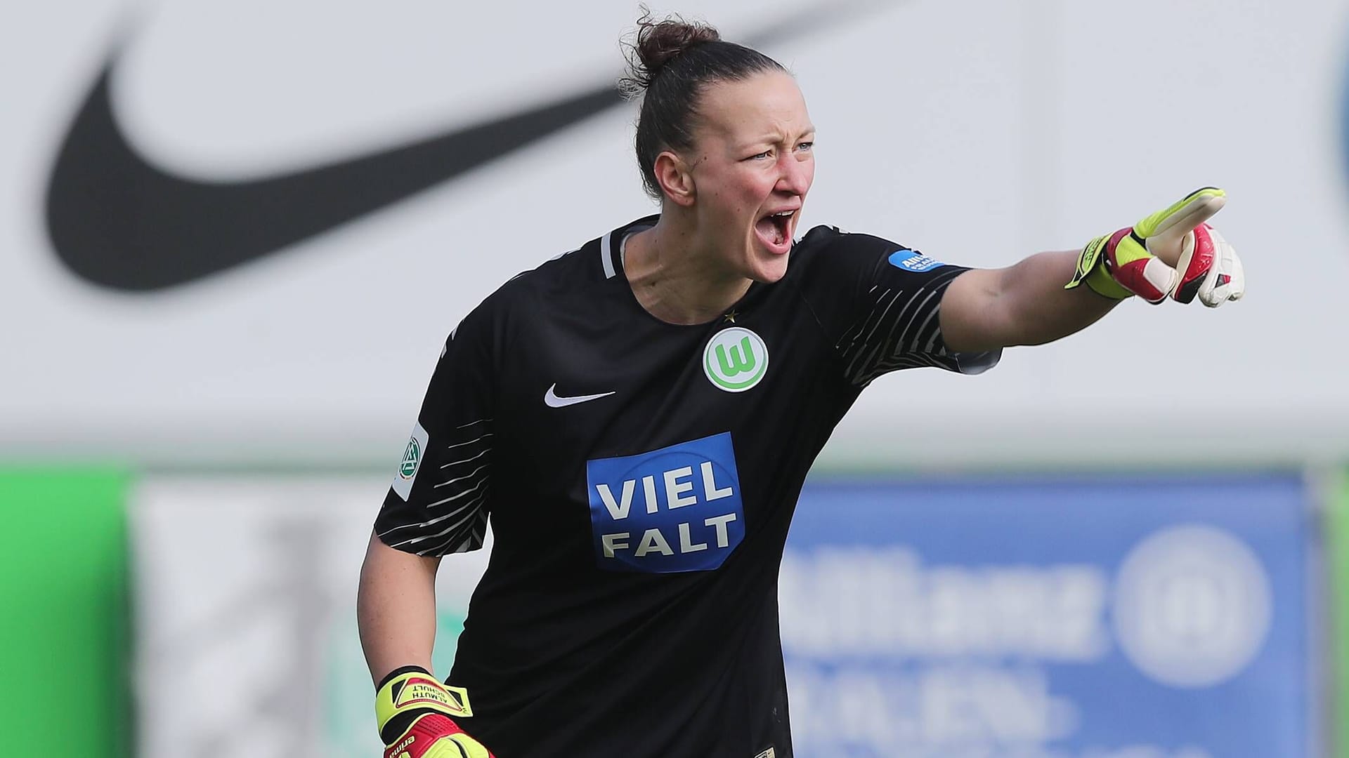 Almuth Schult, ehemalige deutsche Fußballtorhüterin: Lautes Schimpfen beim Sport kann leistungssteigernd sein.