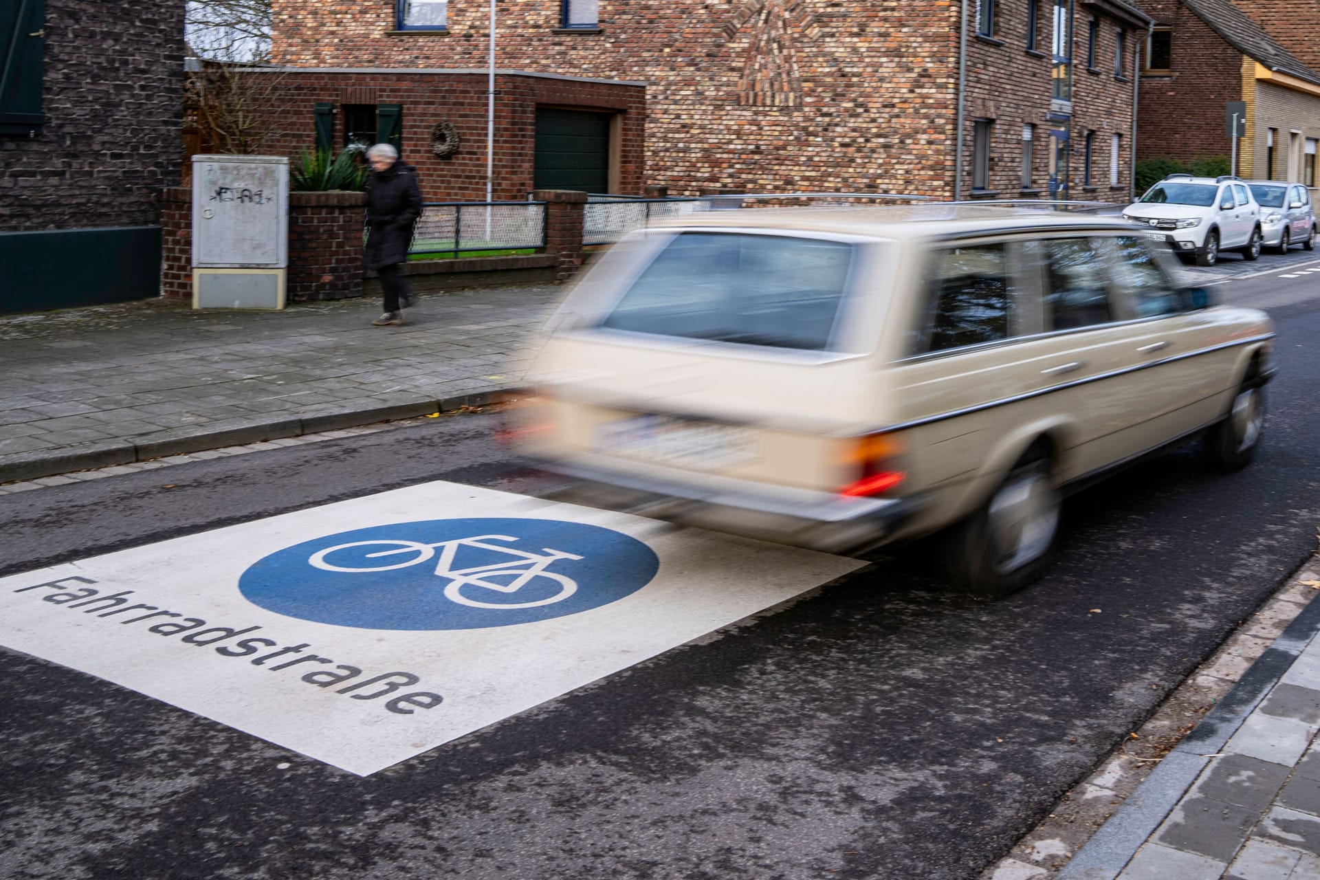 Schlusslicht im Großstadt-Ranking: In Duisburg regiert das Auto.