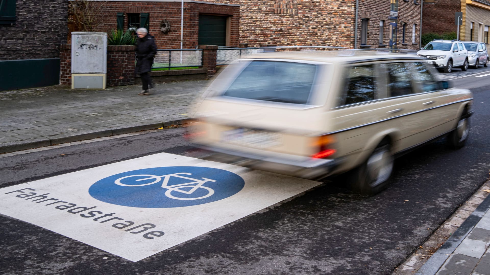 Schlusslicht im Großstadt-Ranking: In Duisburg regiert das Auto.