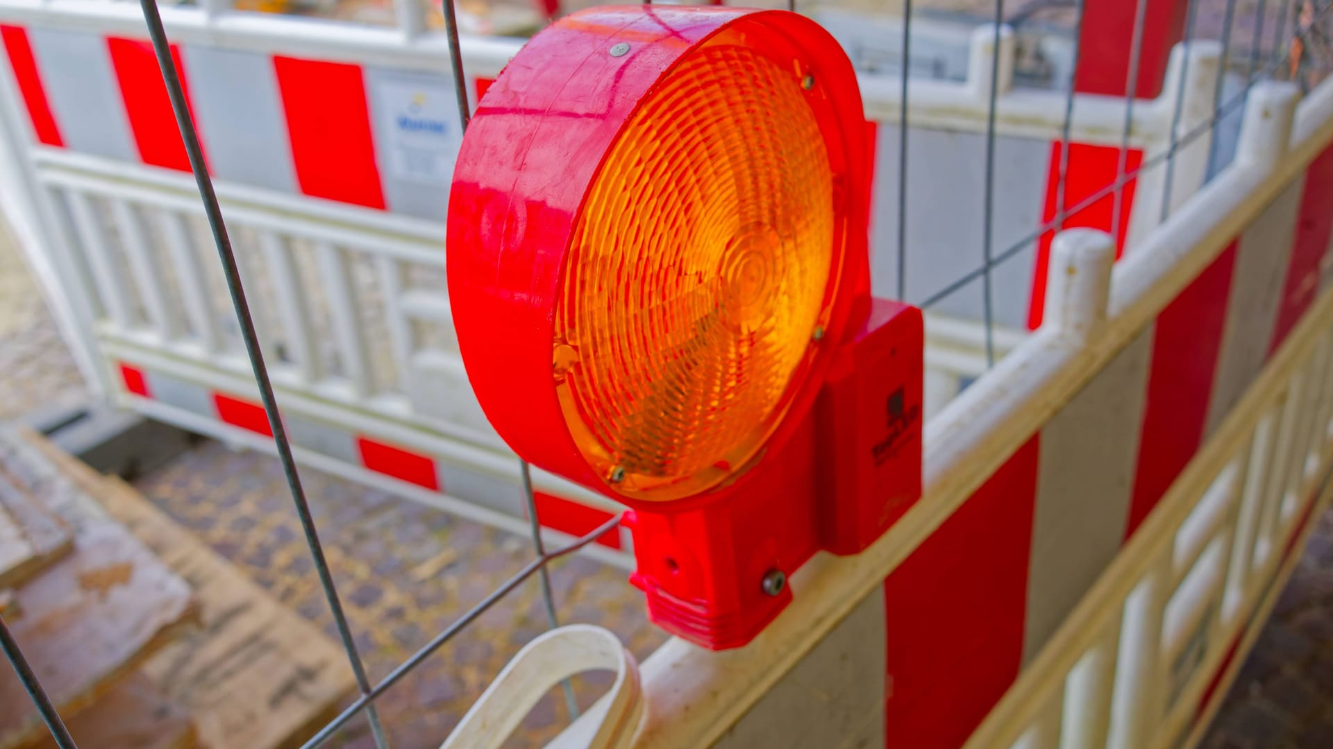 Straßensperrung: Am kommenden Wochenende kann die Weidetorbrücke nicht befahren werden.