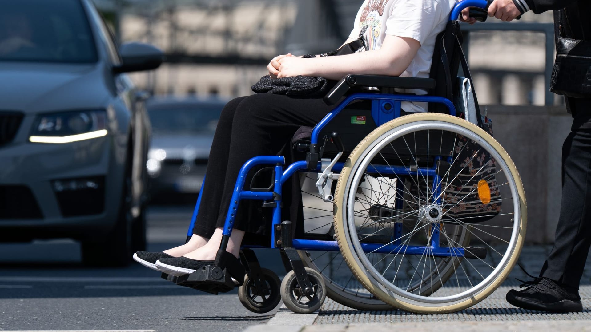 Barriere für Menschen mit Behinderung Barriere für Menschen mit Behinderung
