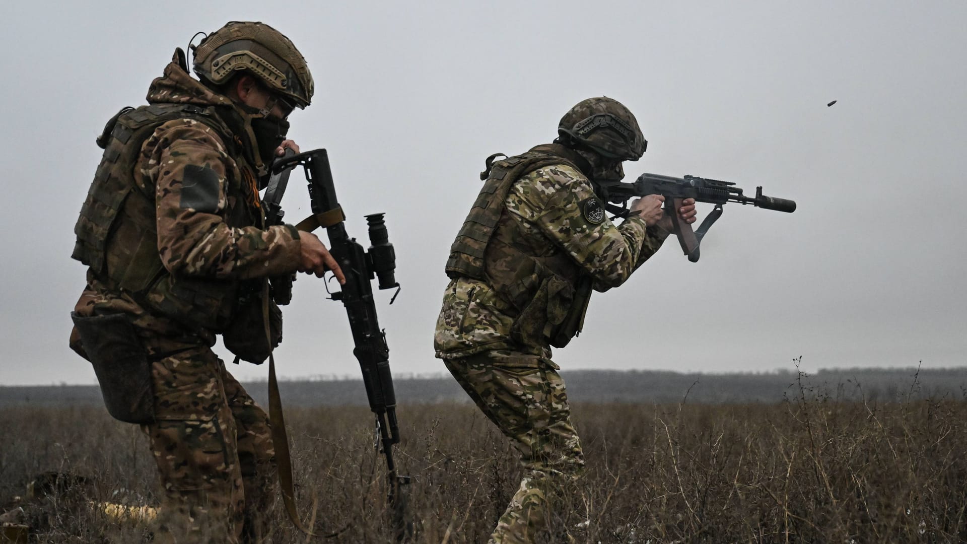 Russische Soldaten nahe der Frontstadt Pokrowsk: Einem Bericht zufolge soll Russland dort mehr als 100.000 Soldaten zusammengezogen haben.