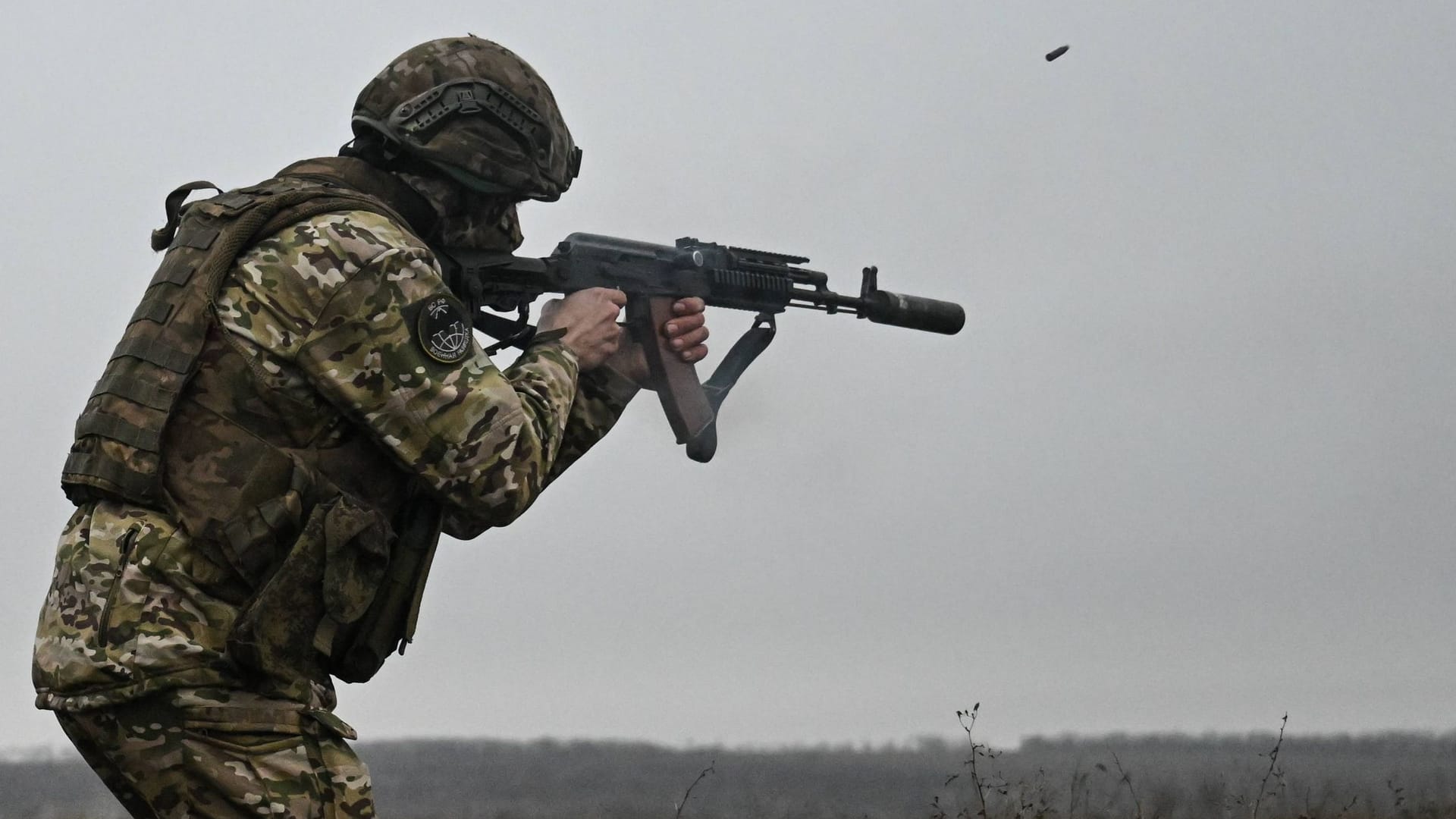 Russische Soldaten nahe der Frontstadt Pokrowsk: Einem Bericht zufolge soll Russland dort mehr als 100.000 Soldaten zusammengezogen haben.