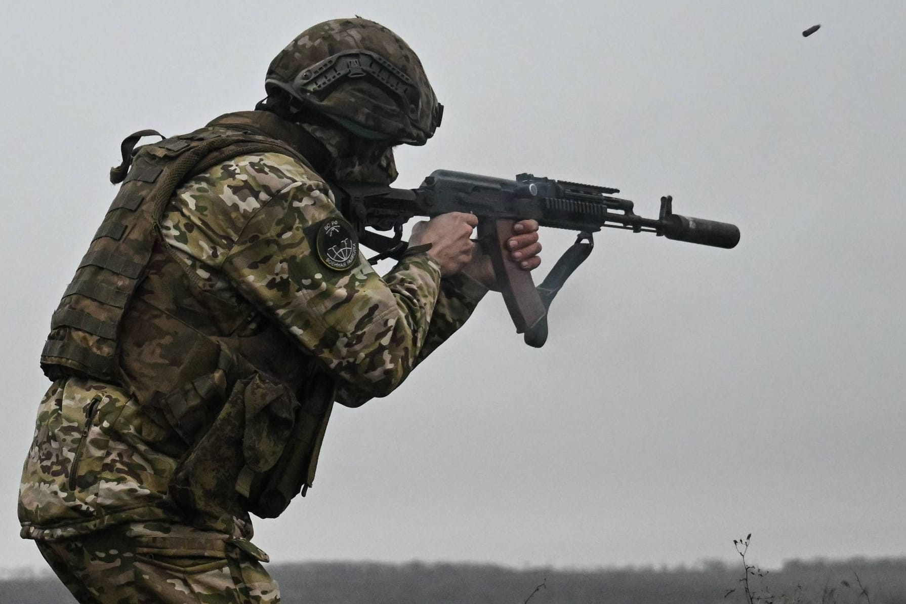 Russische Soldaten nahe der Frontstadt Pokrowsk: Einem Bericht zufolge soll Russland dort mehr als 100.000 Soldaten zusammengezogen haben.
