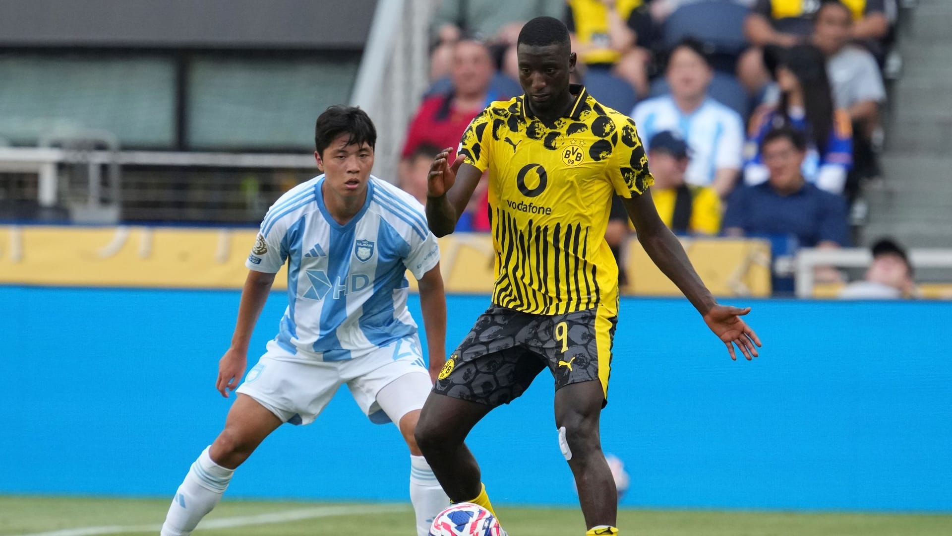 Vergab gleich mehrere Möglichkeiten: BVB-Star Serhou Guirassy.