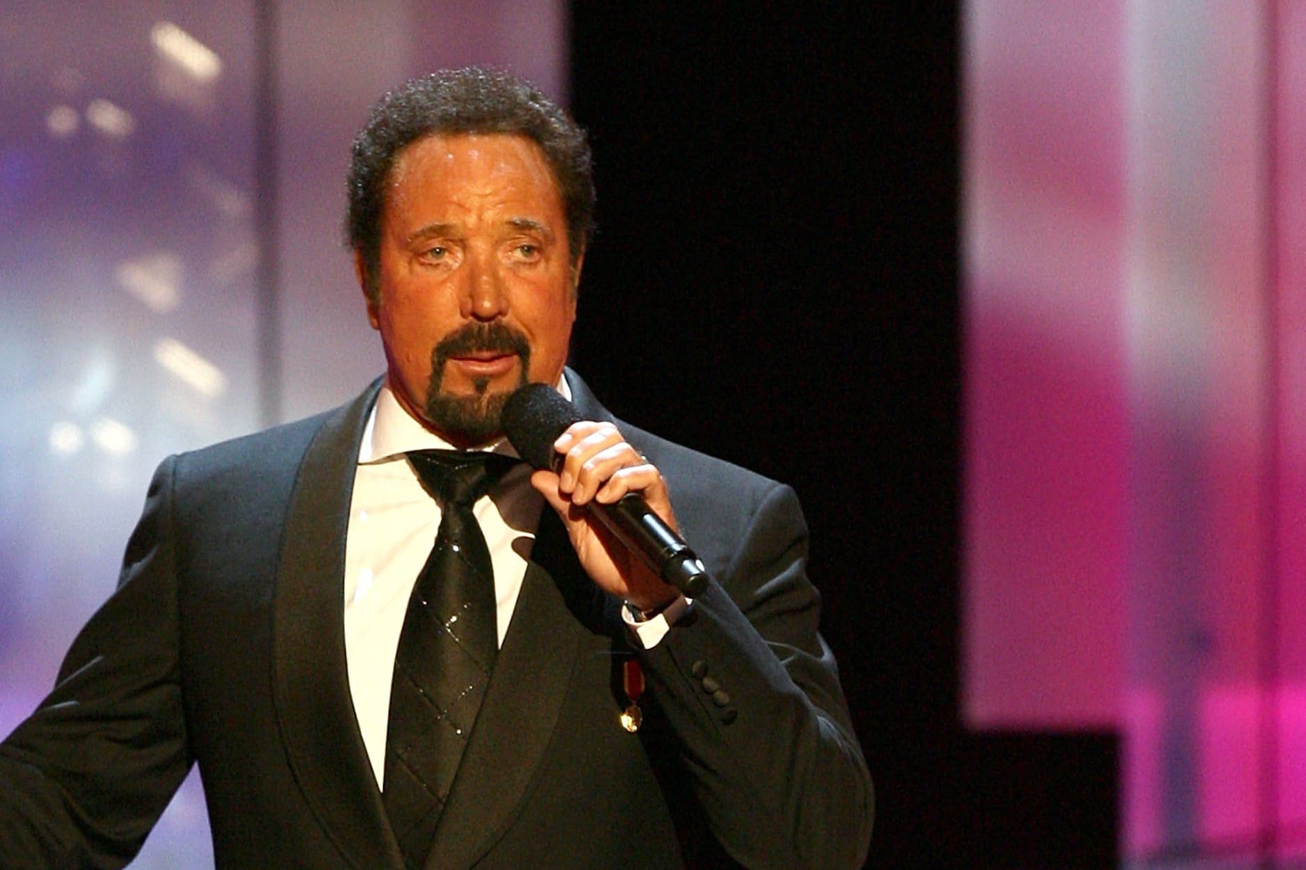 Tom Jones: Er feierte mit Songs wie "It's Not Unusual" und "Sex Bomb" Erfolge.