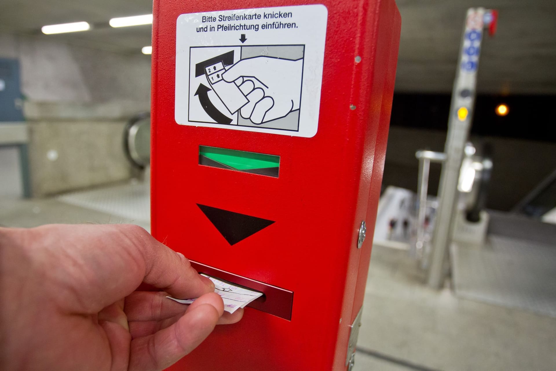 Entwertungs-Automat für Streifenkarten