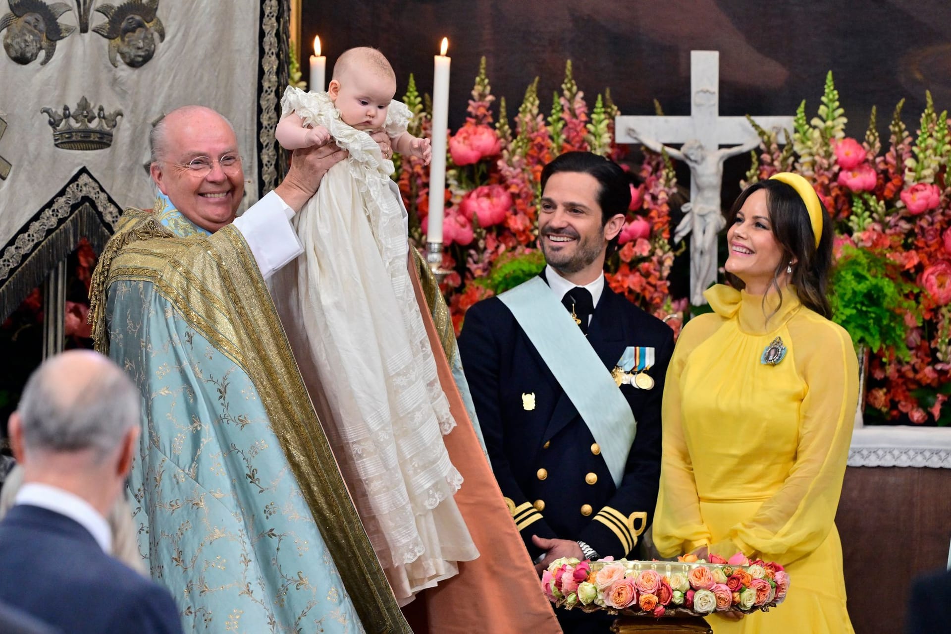 Bischof Johan Dalman taufte Prinzessin Ines in der Kapelle des Schlosses Drottningholm in Stockholm.