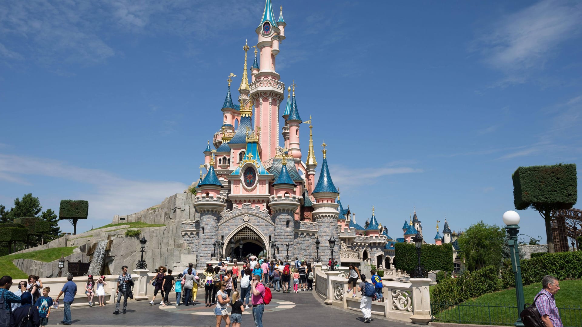 Das Märchenschloss im Disneyland Paris (Archivbild): Hier finden regelmäßig Hochzeiten statt.